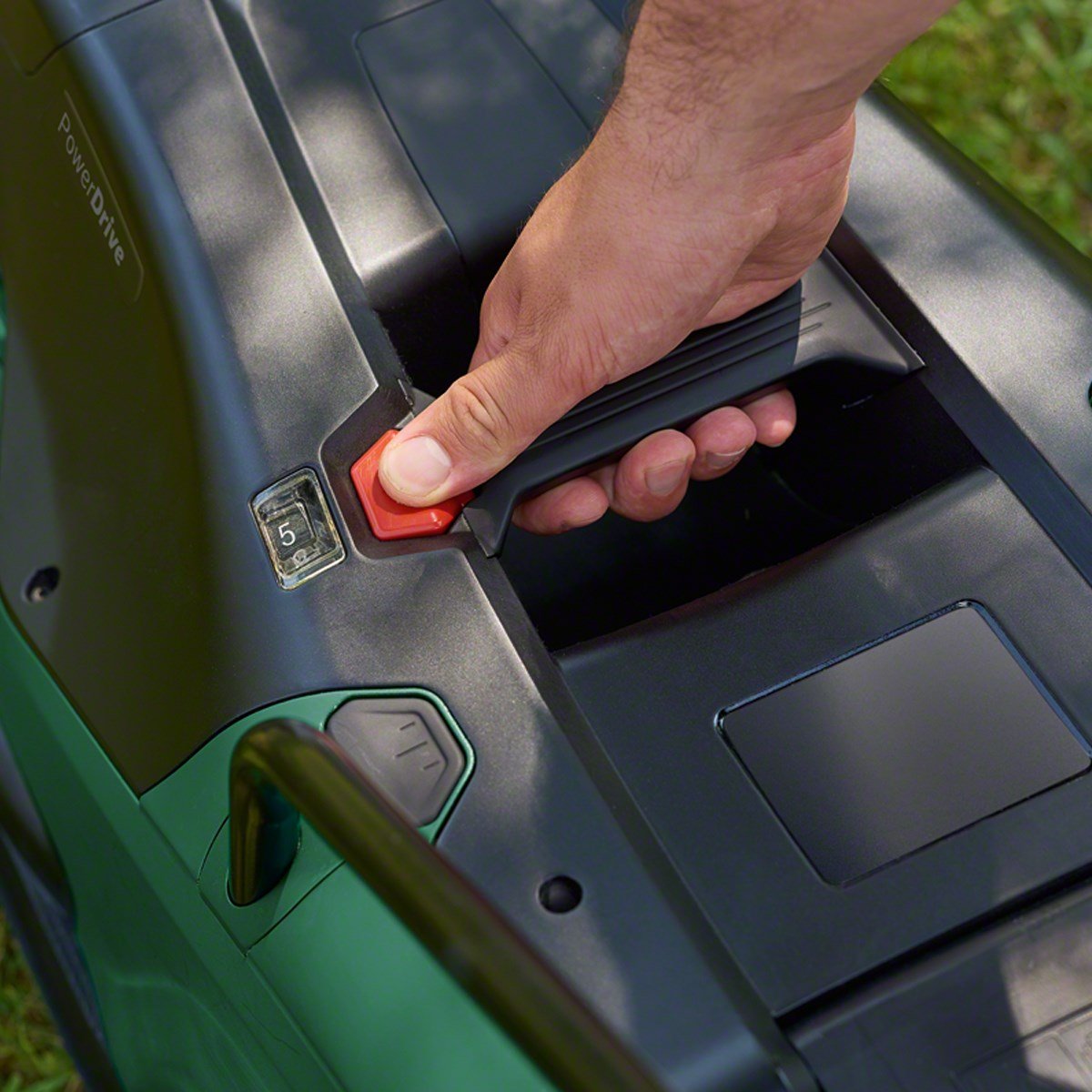 BOSCH Advanced Rotak 580 Çim Biçme Makinası