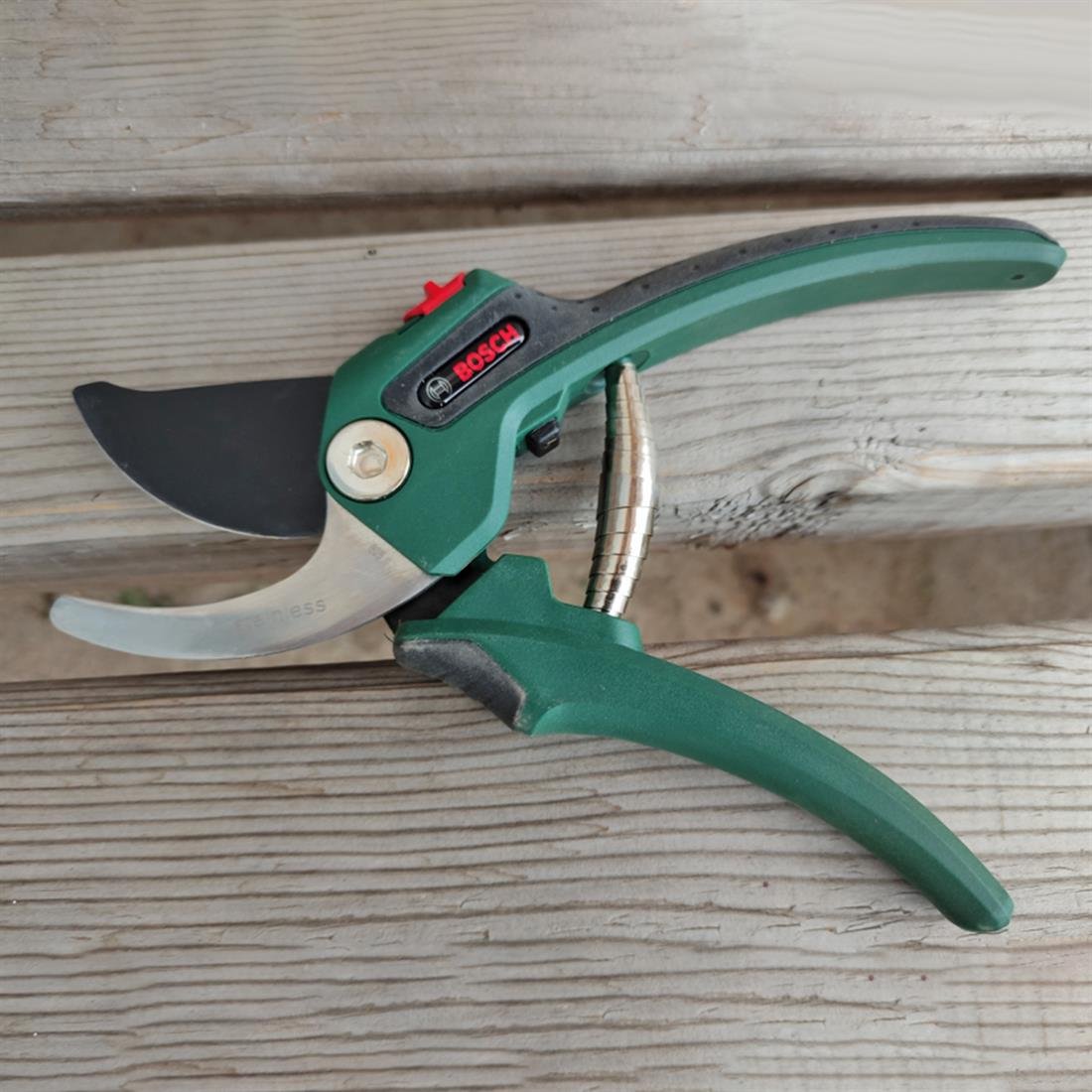 Bosch Bahçe Makası - 06008B5000