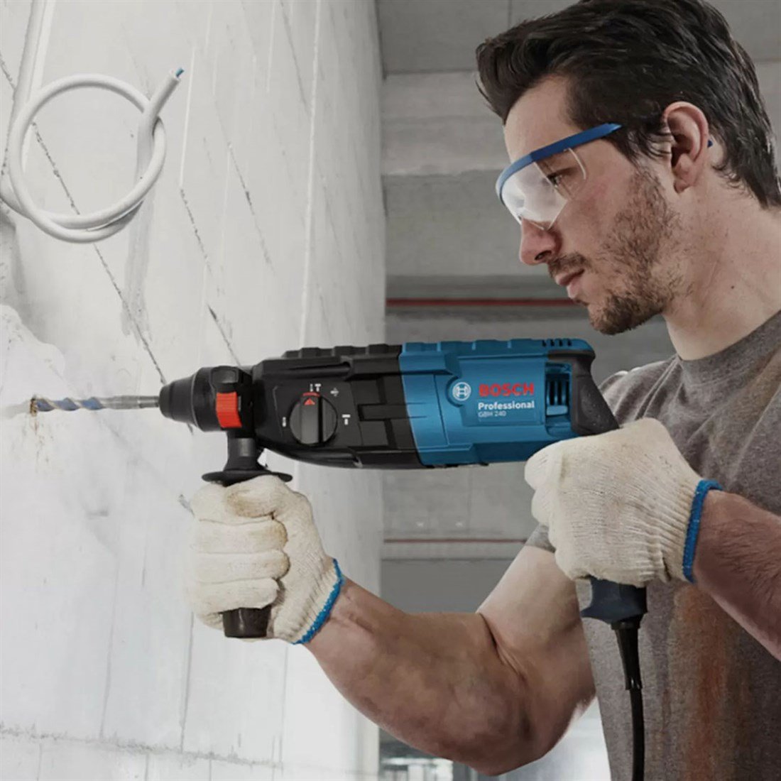 Bosch GBH 240 Kırıcı Delici (Anahtarlı Mandren Setli) - 0611272104