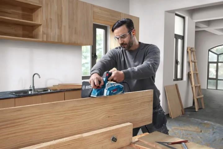 Bosch Professional GHO 16-82 Planya - 0601596220