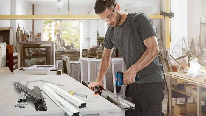BOSCH Professional GKS 190 Daire Testere + GSR 120-LI  2 Ah Çift Akülü Vidalama Makinası + Ahşap 190x30Mm 48 Diş Daire Testere + 43 Parça Profesyonel Aksesuar Seti