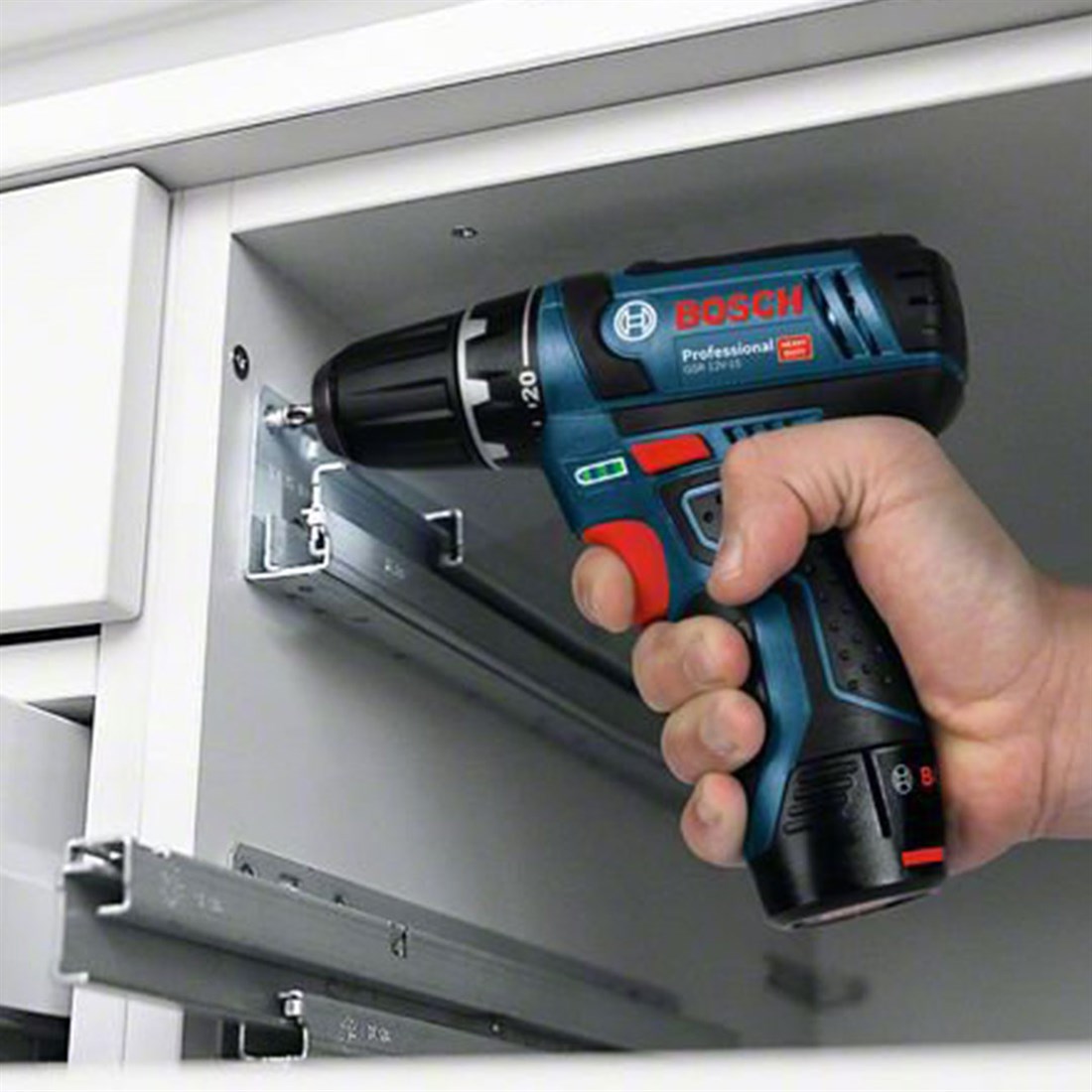 BOSCH Professional GSR 12V-15 Akülü Delme Vidalama Makinesi L-boxx - 0601868109