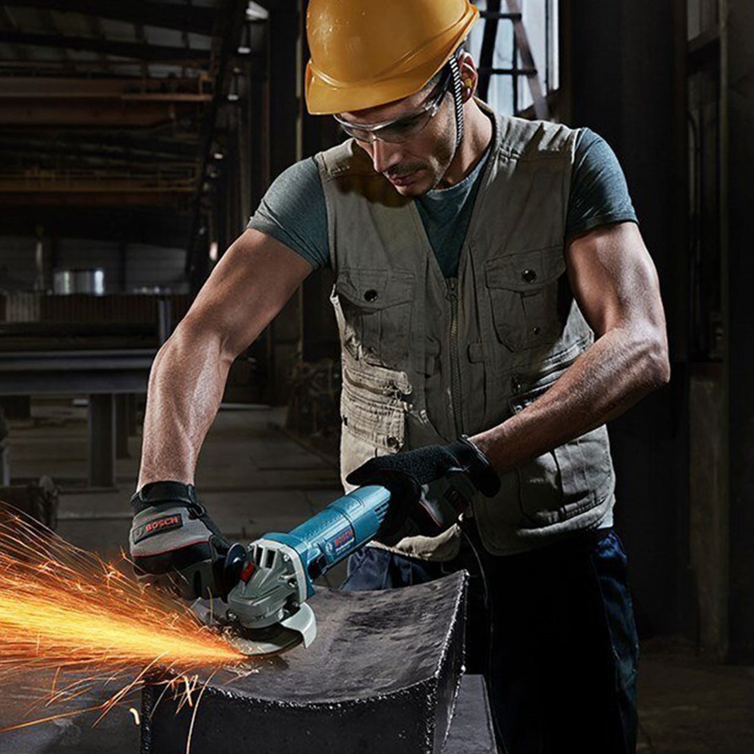 BOSCH Professional GWS 9-115 Avuç Taşlama Makinesi - 0601396006