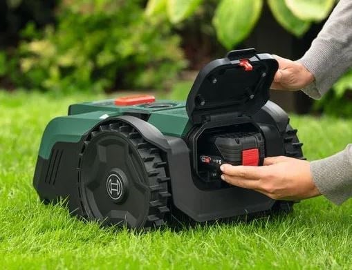 Bosch VisiMow 18V-200 Akülü (1*5,0Ah) Robotik Çim Biçme + Bıçak - 06008E1102
