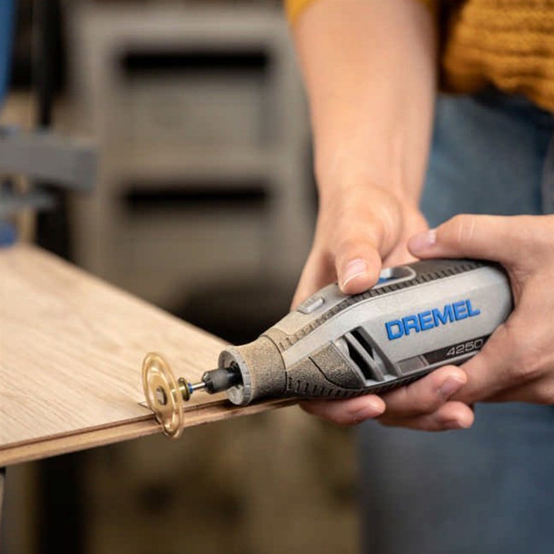Dremel 4250 (4250-35) Yüksek Performans Kablolu Çok Amaçlı El Motoru - F0134250JA