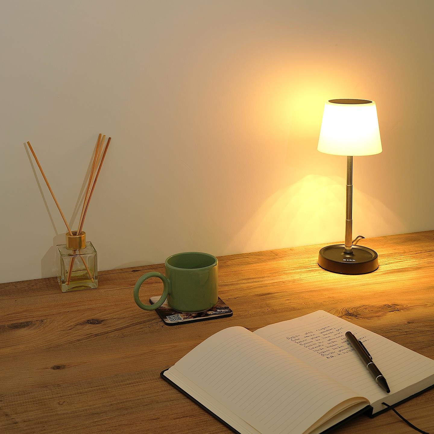 S-link SL-M9002 Usb Destekli Paslanmaz Çelik Beyaz Masa Üstü 12 SMD Ledli Okuma Lambası 40731