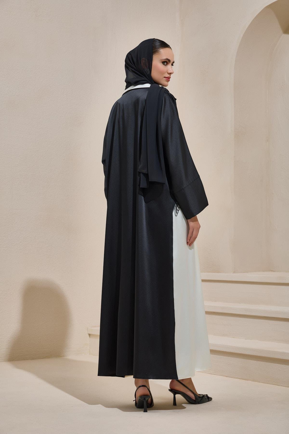 ELEGANT ABAYA BLACK-ECRU