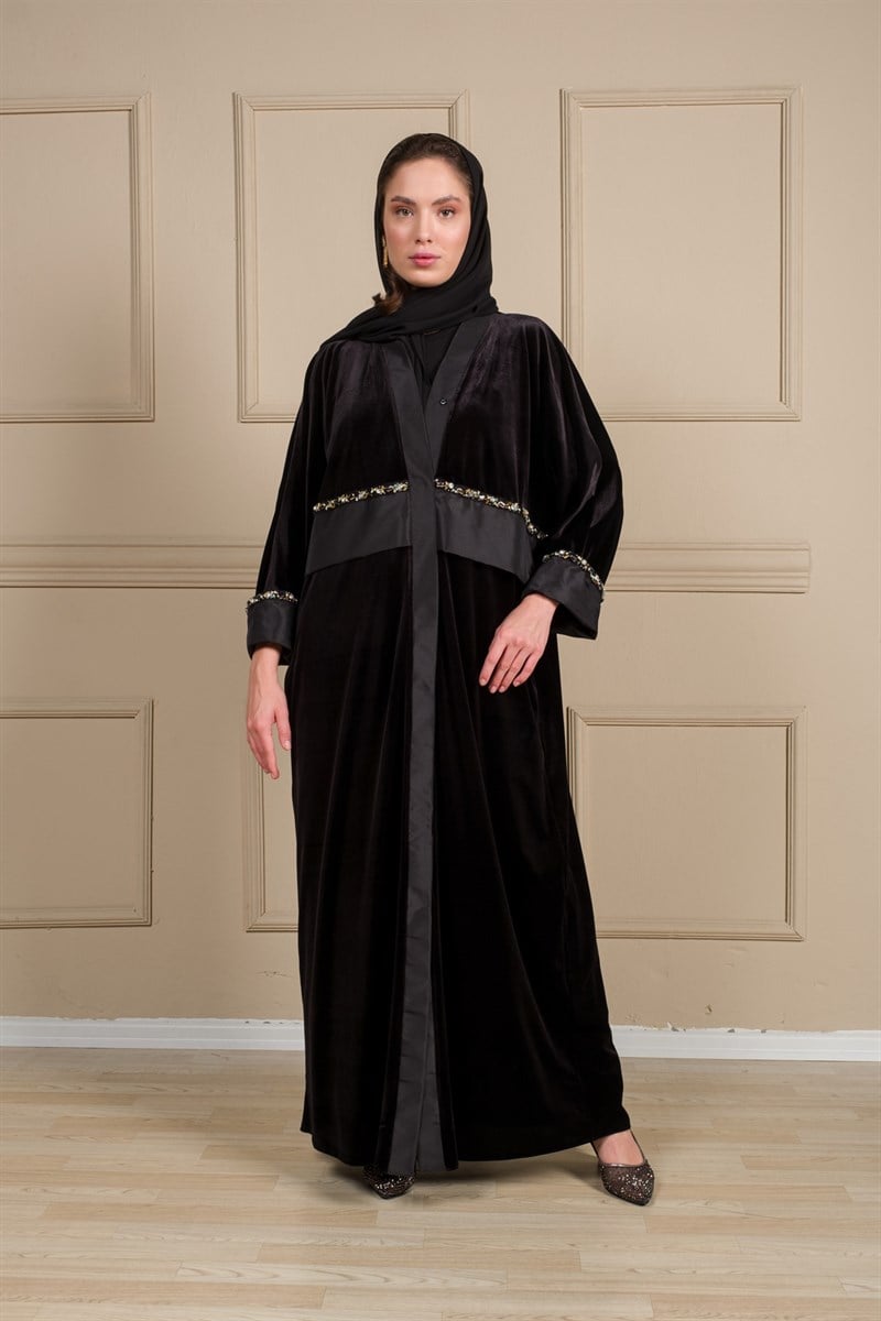 İŞLEMELİ KADİFE ABAYA