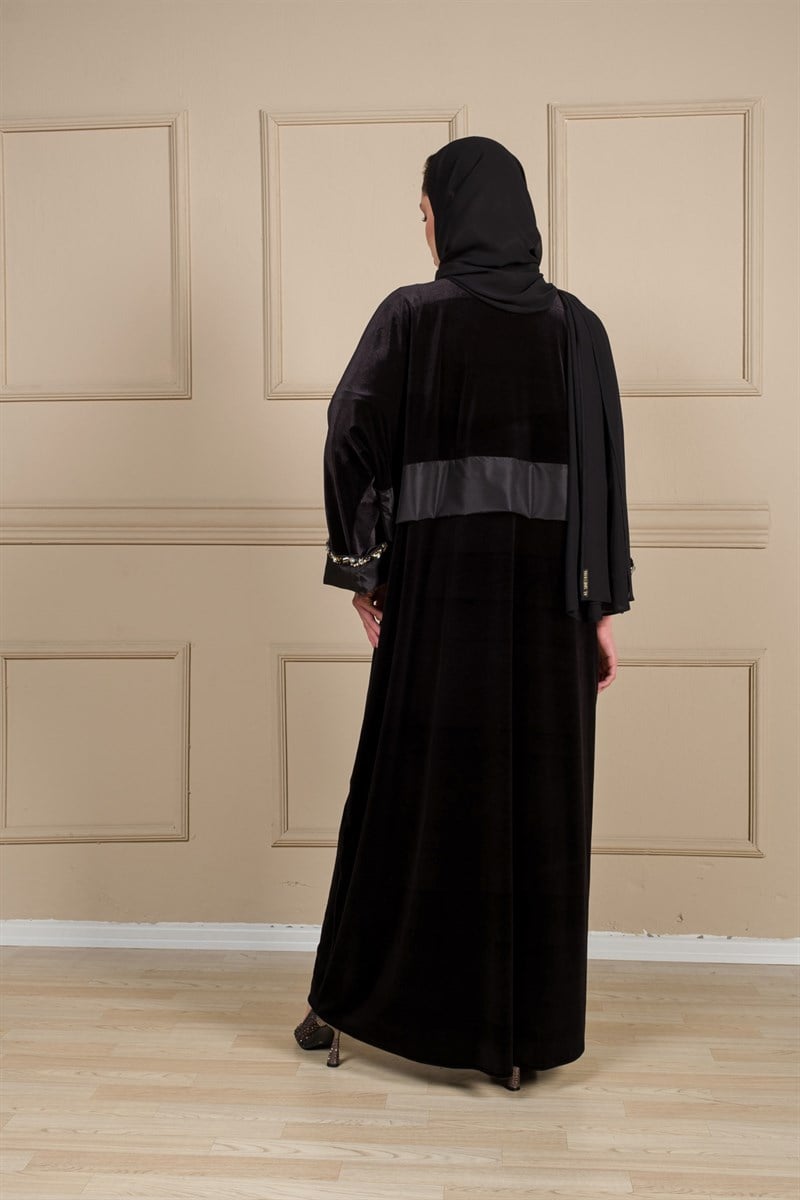 İŞLEMELİ KADİFE ABAYA