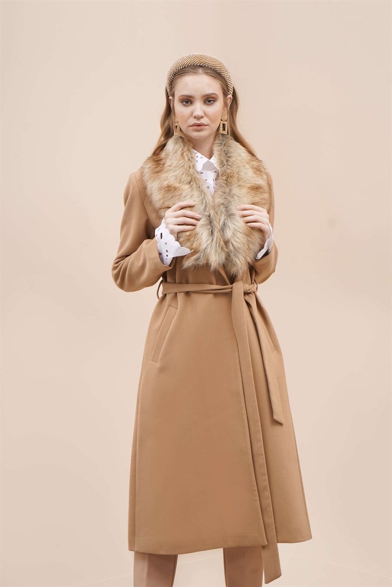 Kürk Yaka Manto Camel