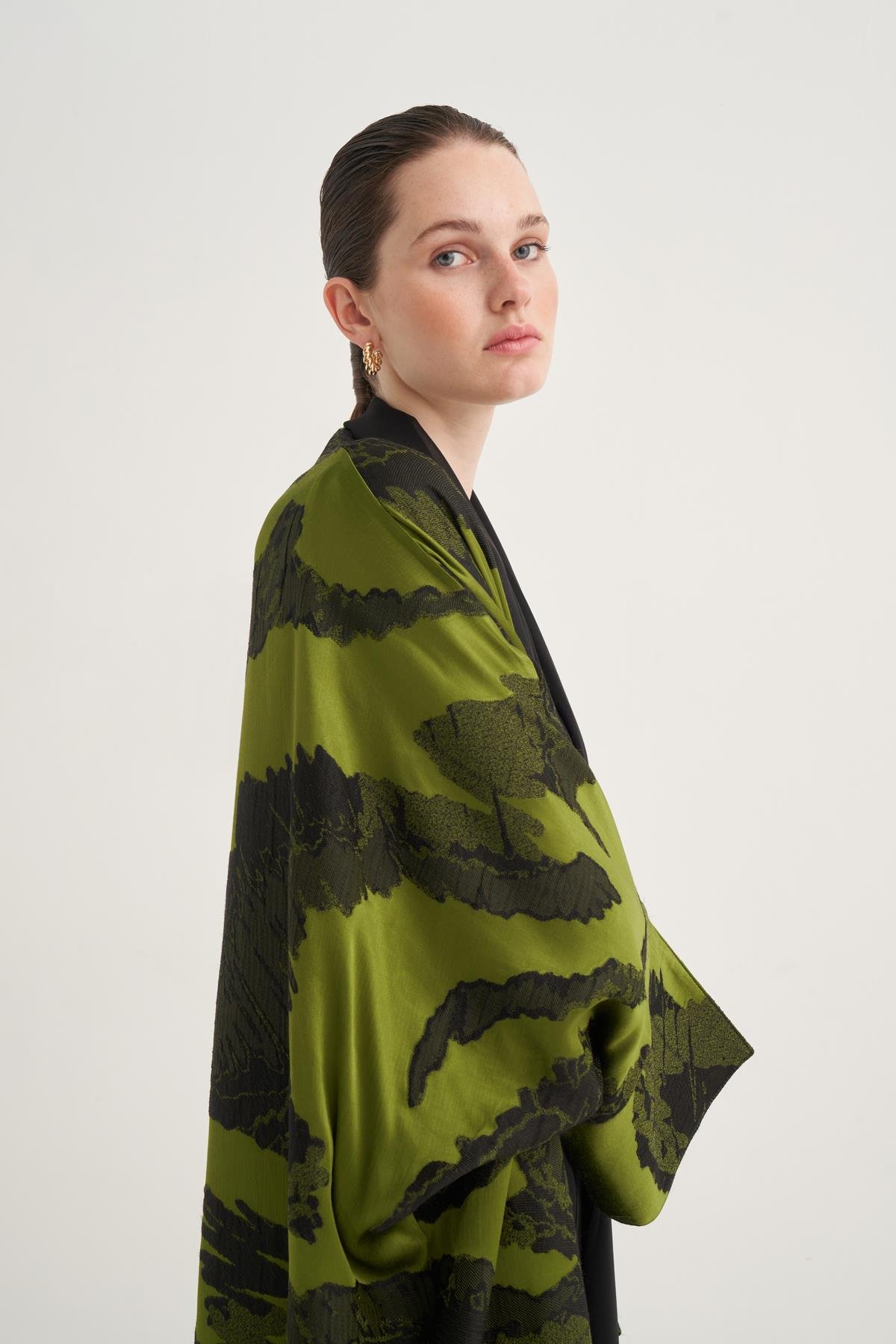 LARA VISCOSE ABAYA- GREEN
