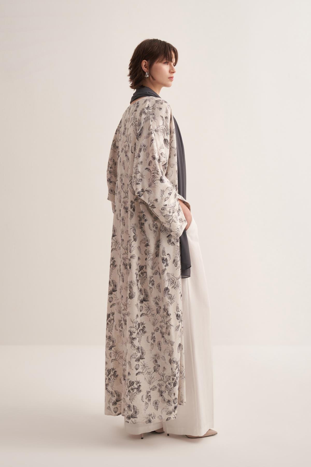 LIORA ABAYA & SCARF
