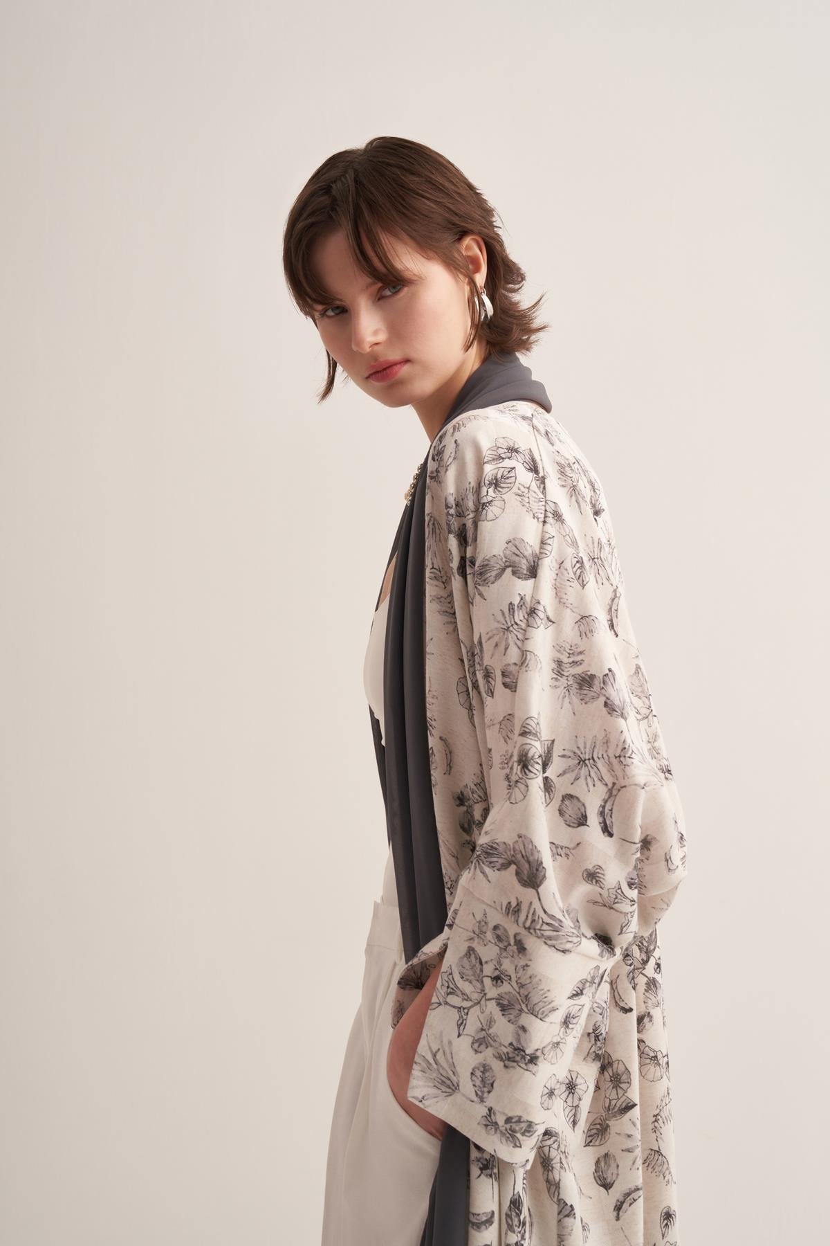 LIORA ABAYA & SCARF