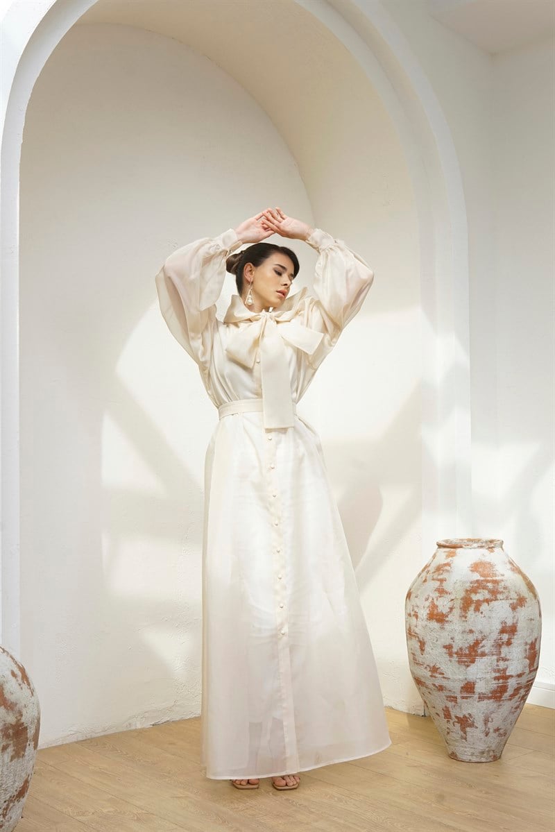 ORGANZE DÜĞMELİ ABAYA