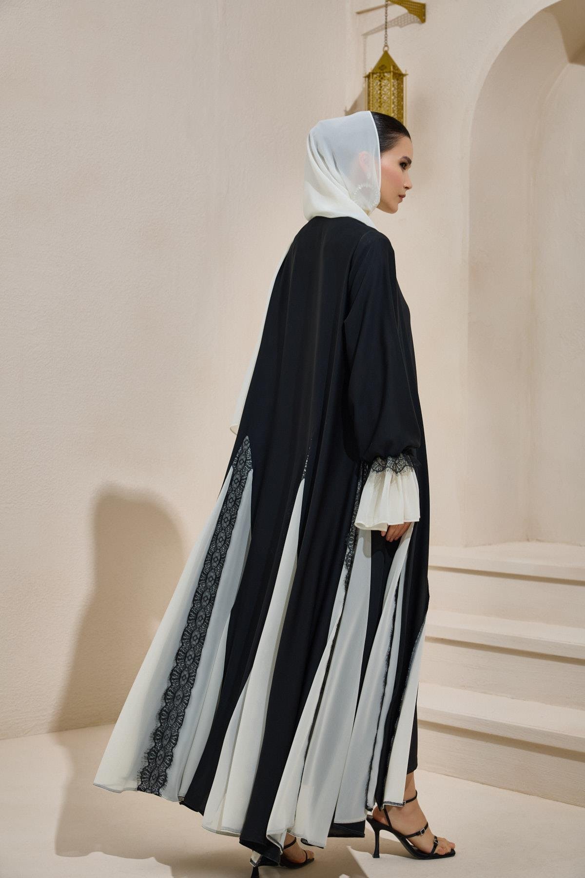 SARA  ABAYA SET BLACK ECRU
