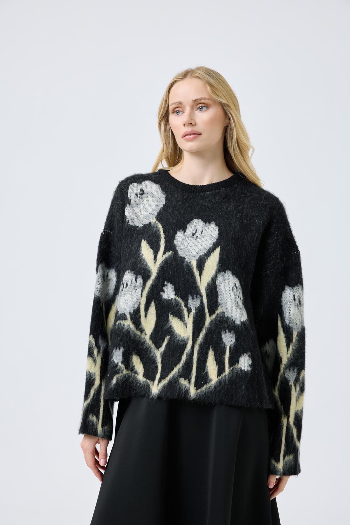  Cosima Çiçek Motifli Kazak