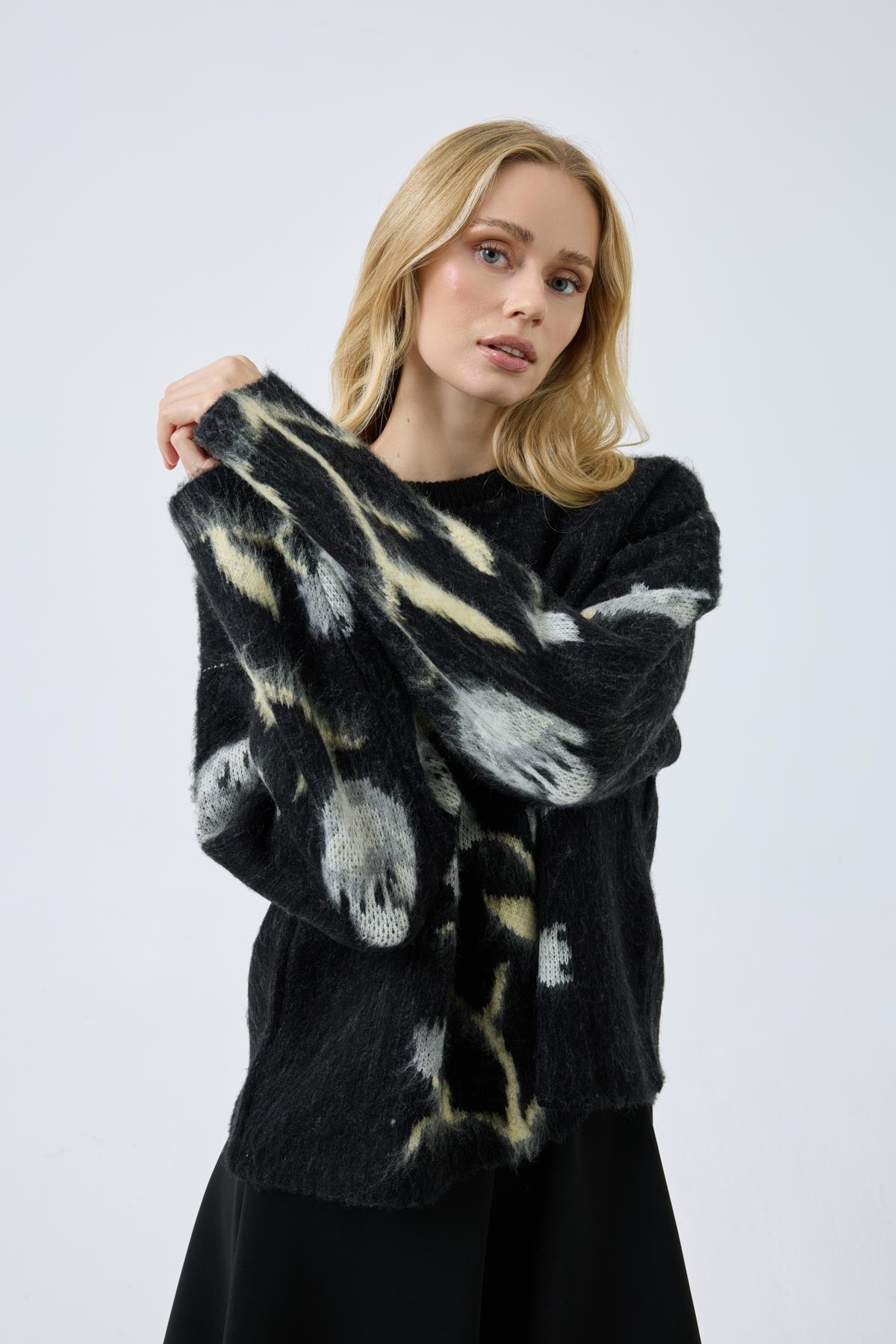  Cosima Çiçek Motifli Kazak