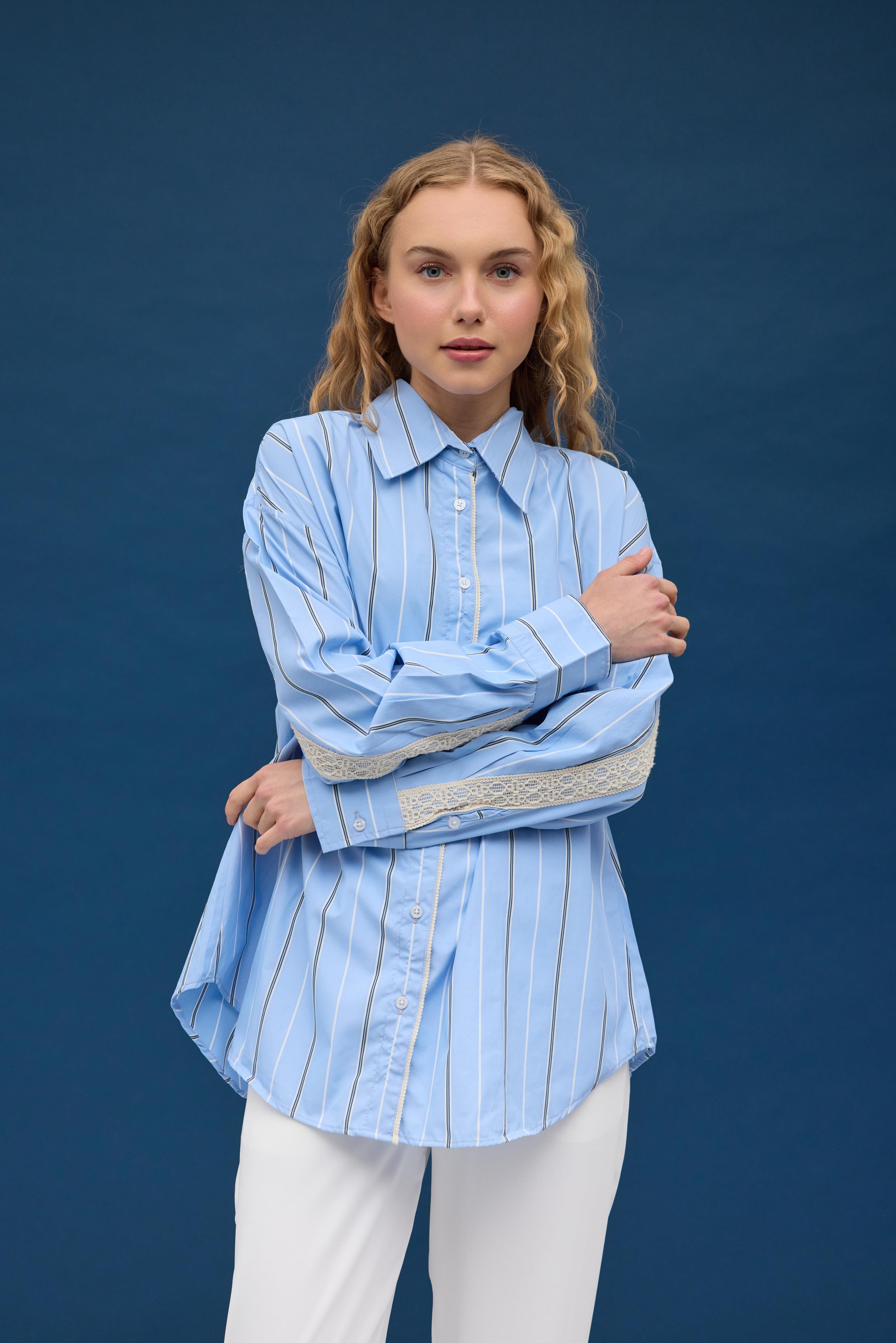  Hazel Güpür İşlemeli Gömlek - Mavi 