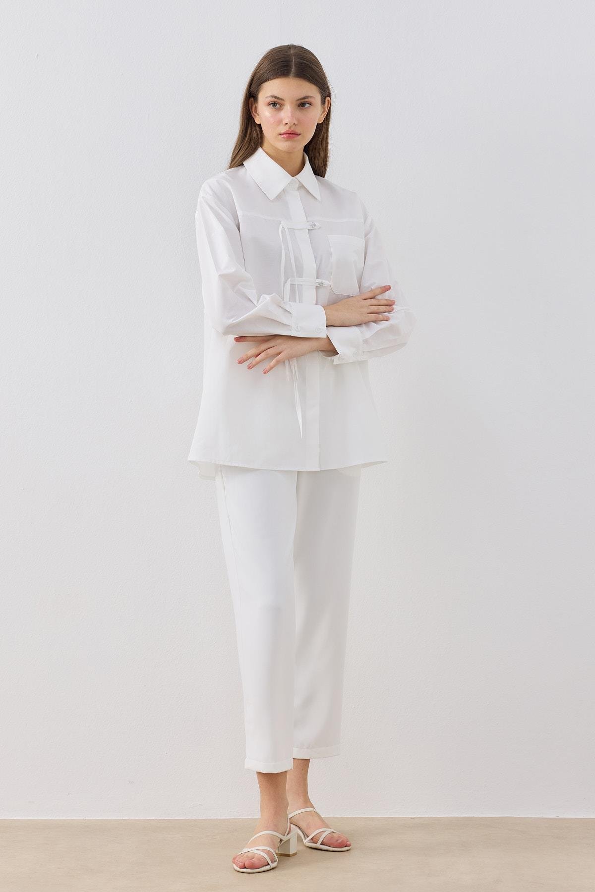  Larissa Çift Kapamalı Cepli Gömlek - Beyaz