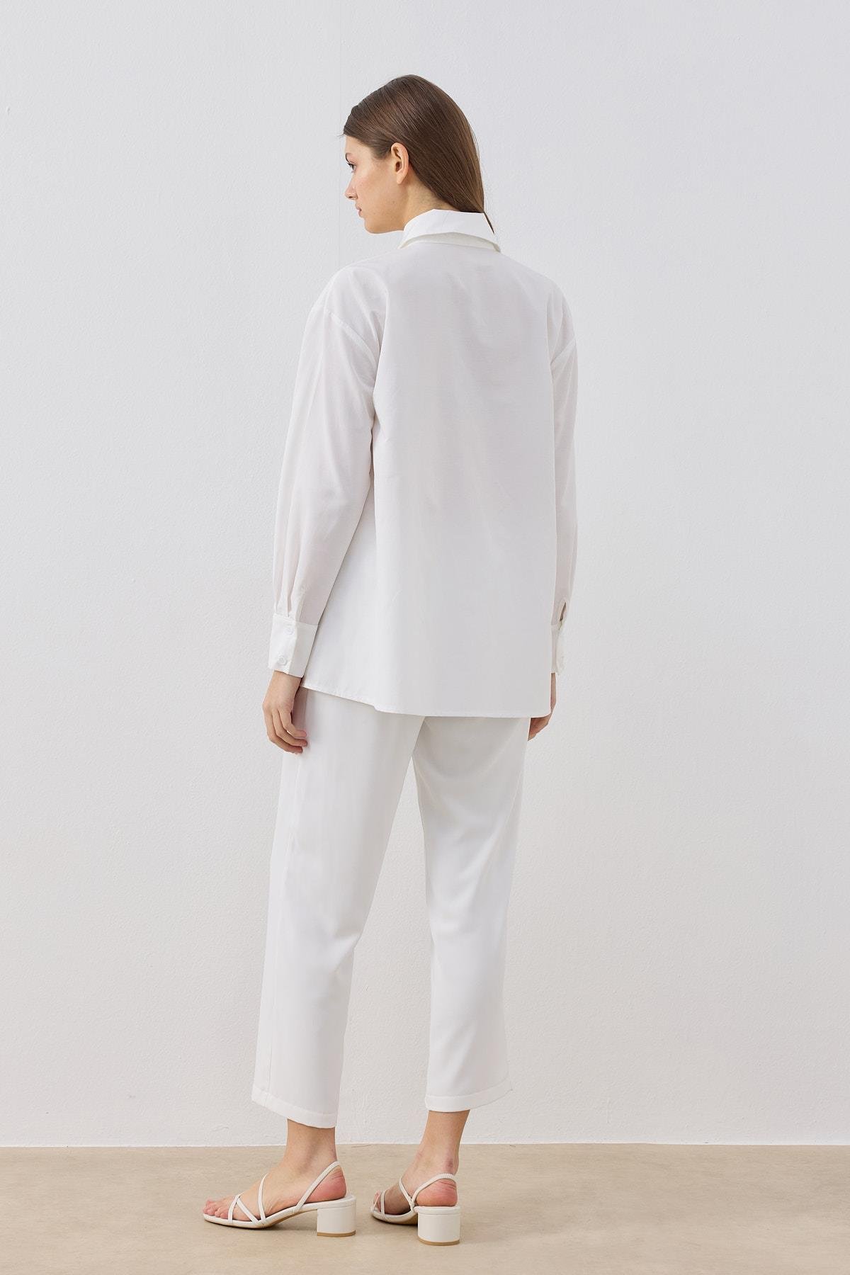  Larissa Çift Kapamalı Cepli Gömlek - Beyaz