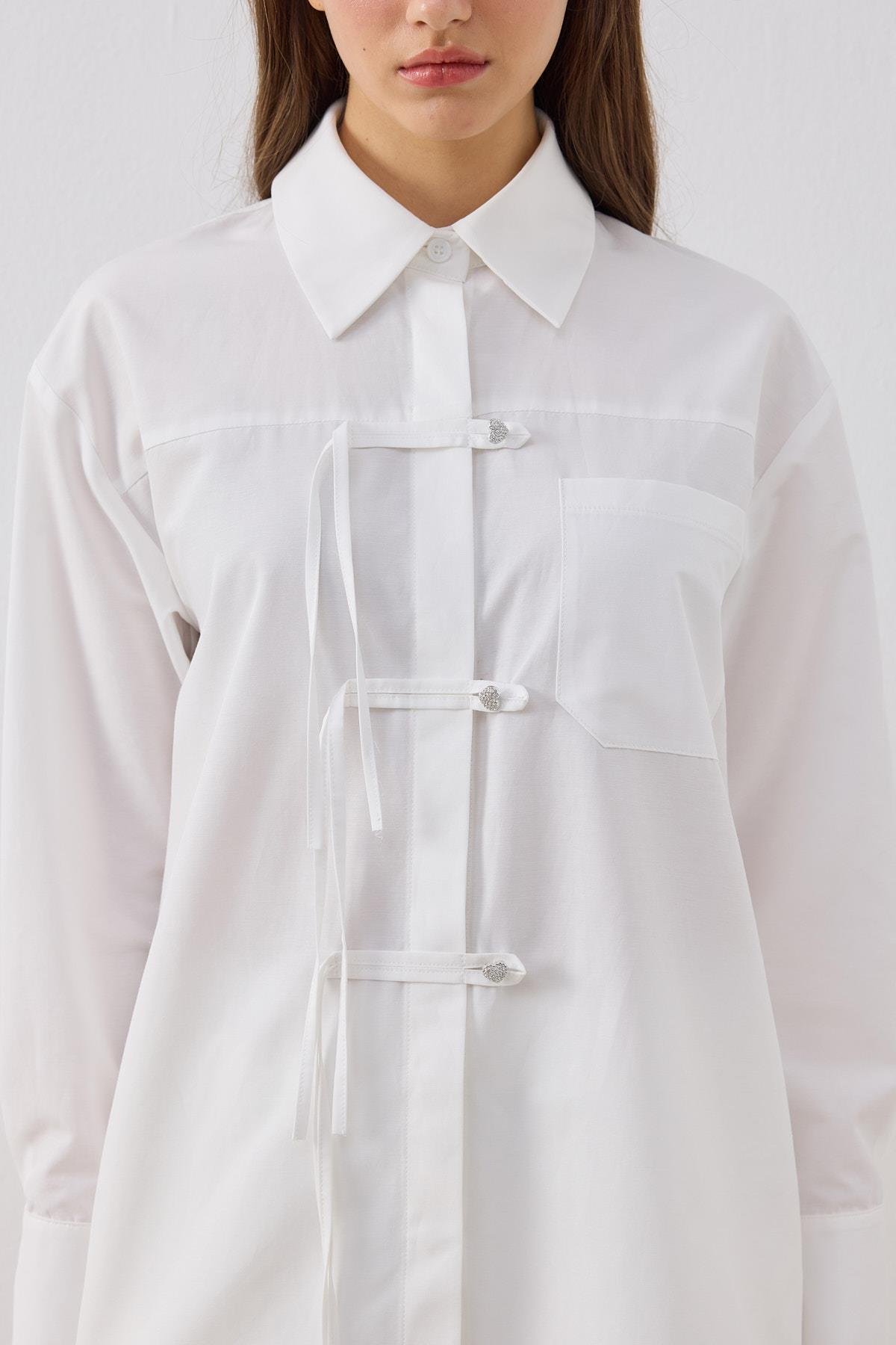  Larissa Çift Kapamalı Cepli Gömlek - Beyaz
