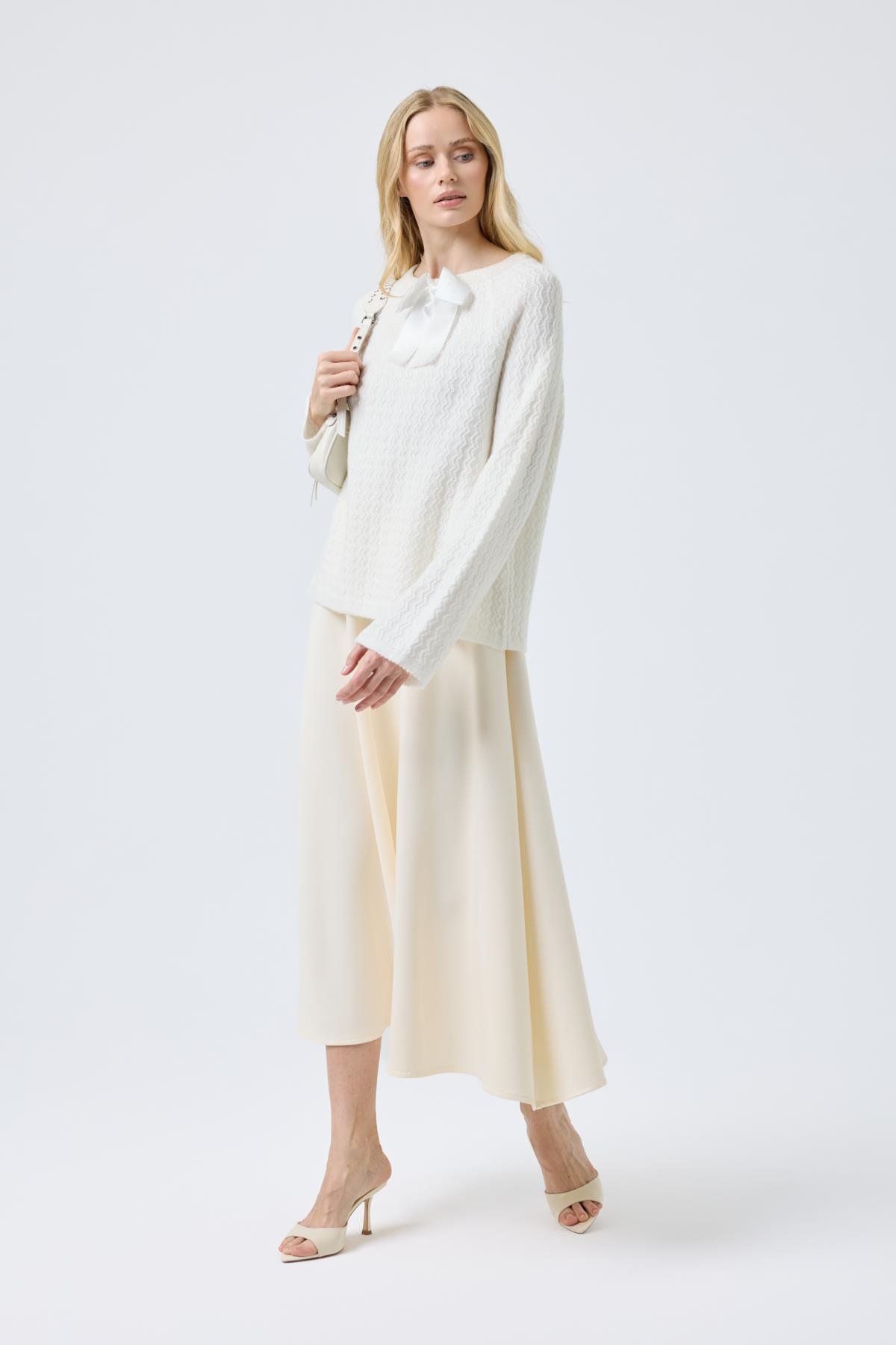 Angelina Fiyonklu Kazak - Beyaz