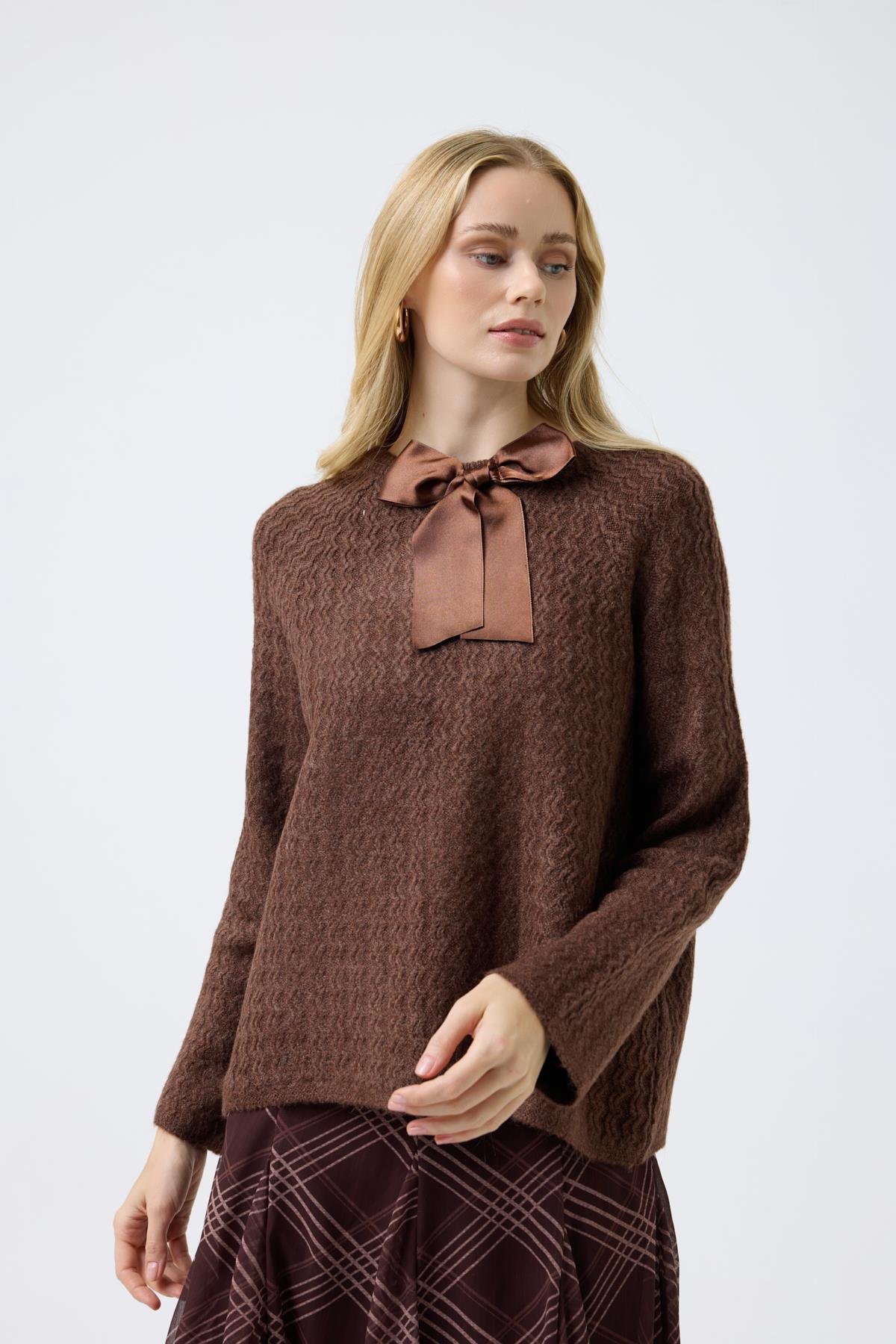 Angelina Fiyonklu Kazak - Kahverengi 