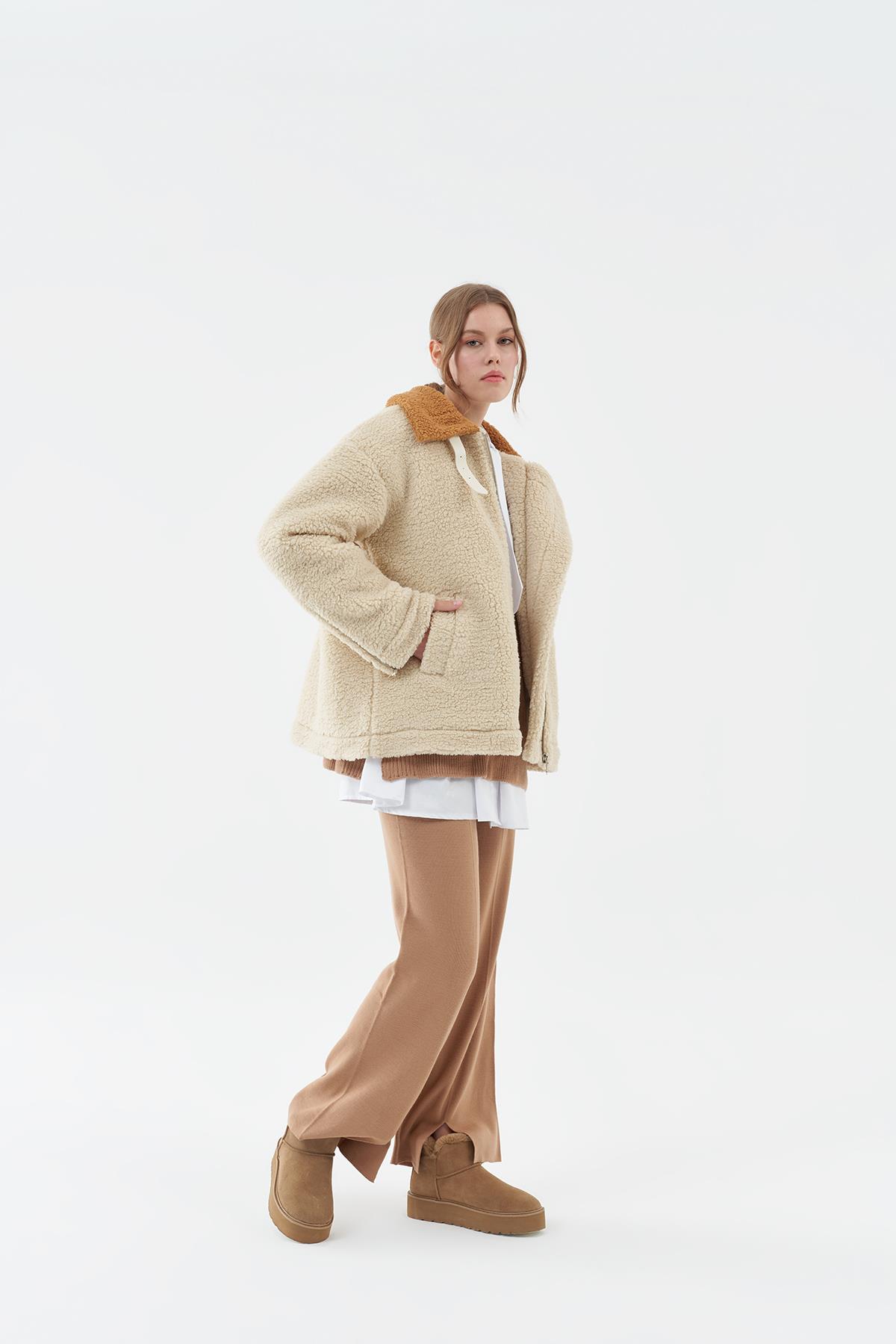 Ares Peluş Mont - Beyaz