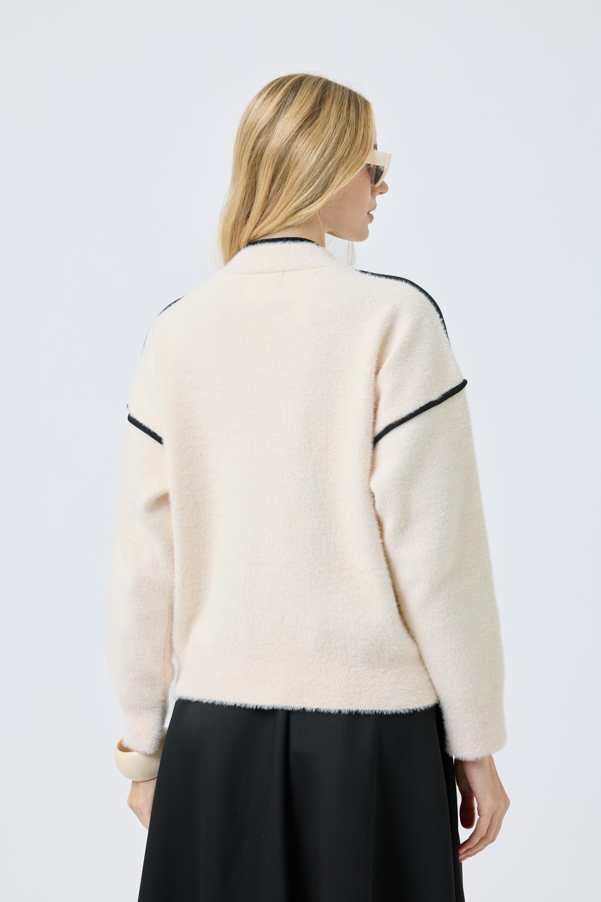 Ayla Kontrast Biyeli Angora Hırka