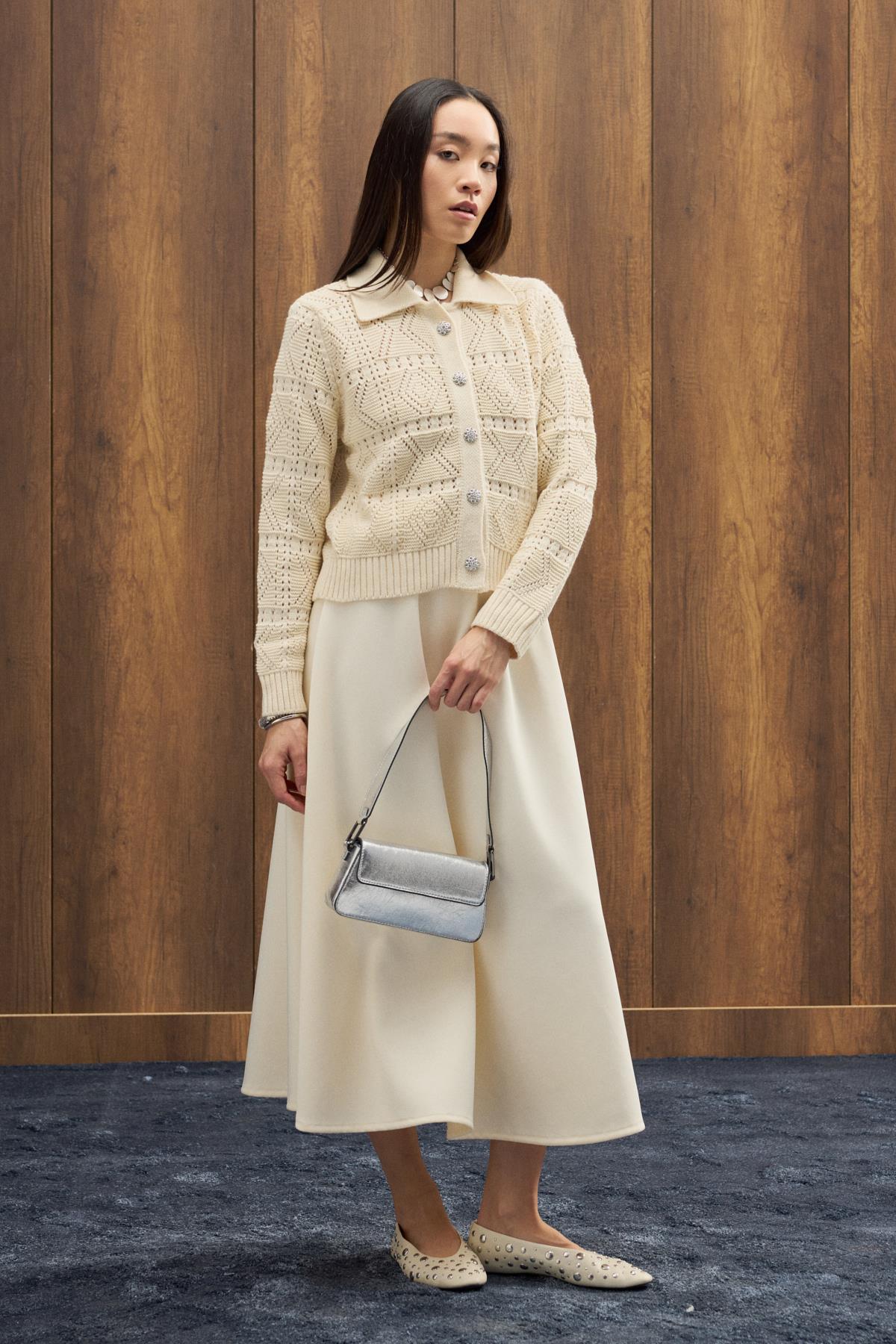 Azur Taşlı Düğmeli Hırka - Bej 