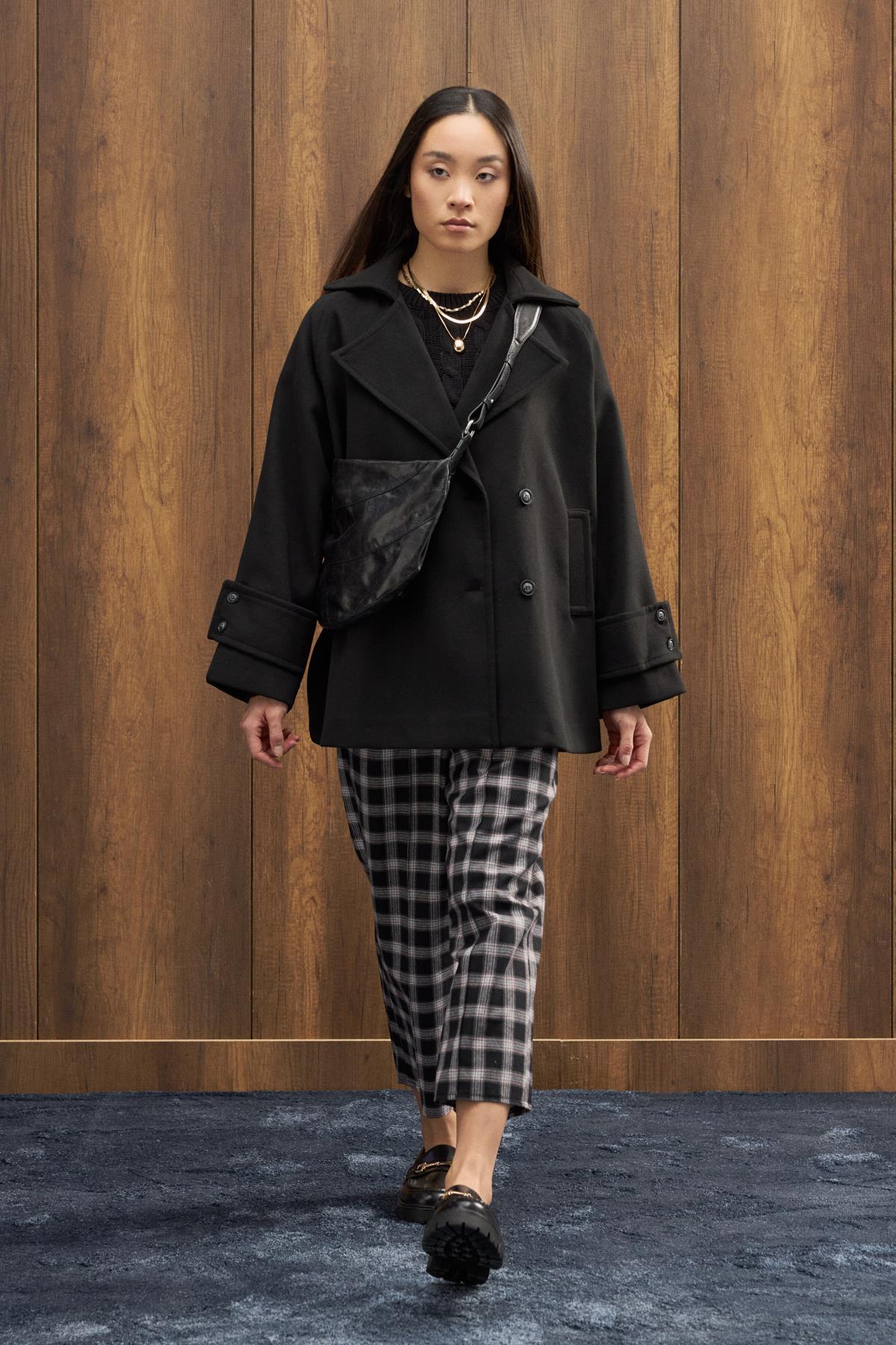 Begonia Kruvaze Kapamalı Kaşe Kaban - Siyah 