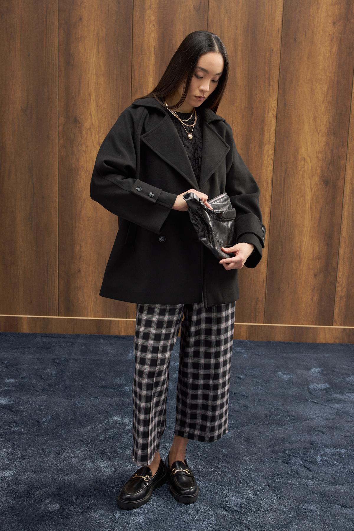 Begonia Kruvaze Kapamalı Kaşe Kaban - Siyah 