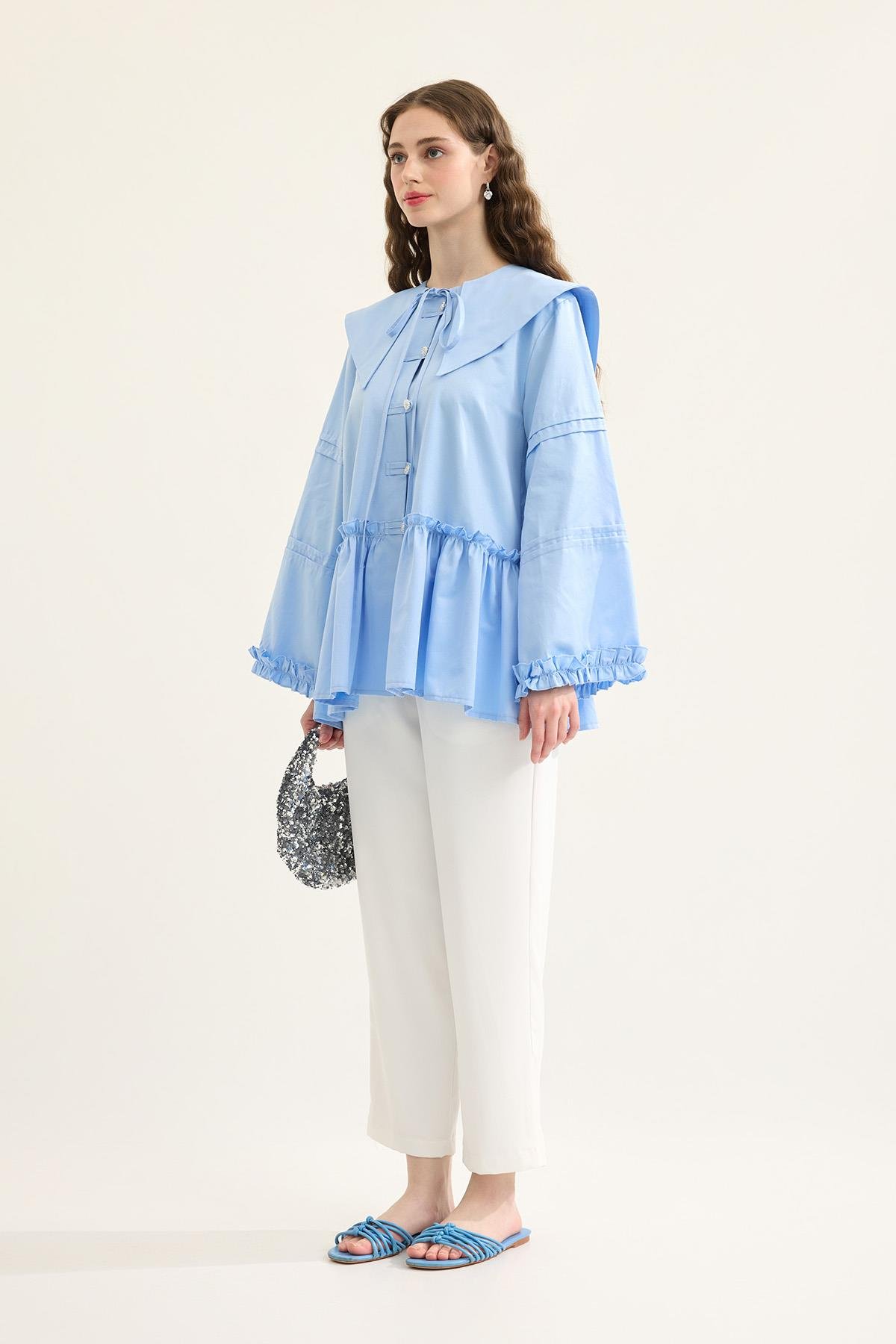 Bella Allerli Büzgülü Geniş Yaka Gömlek - Mavi