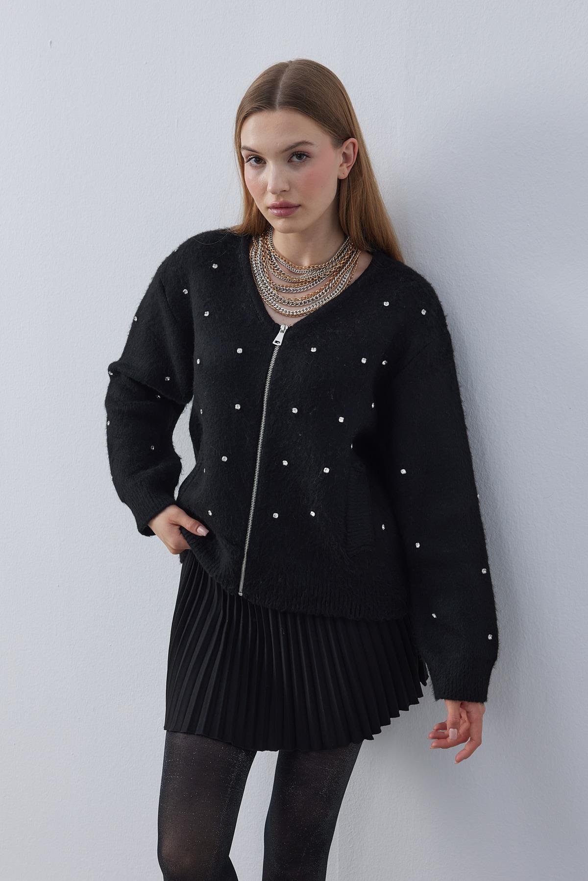 Blouse Taş İşlemeli Yünlü Hırka- Siyah