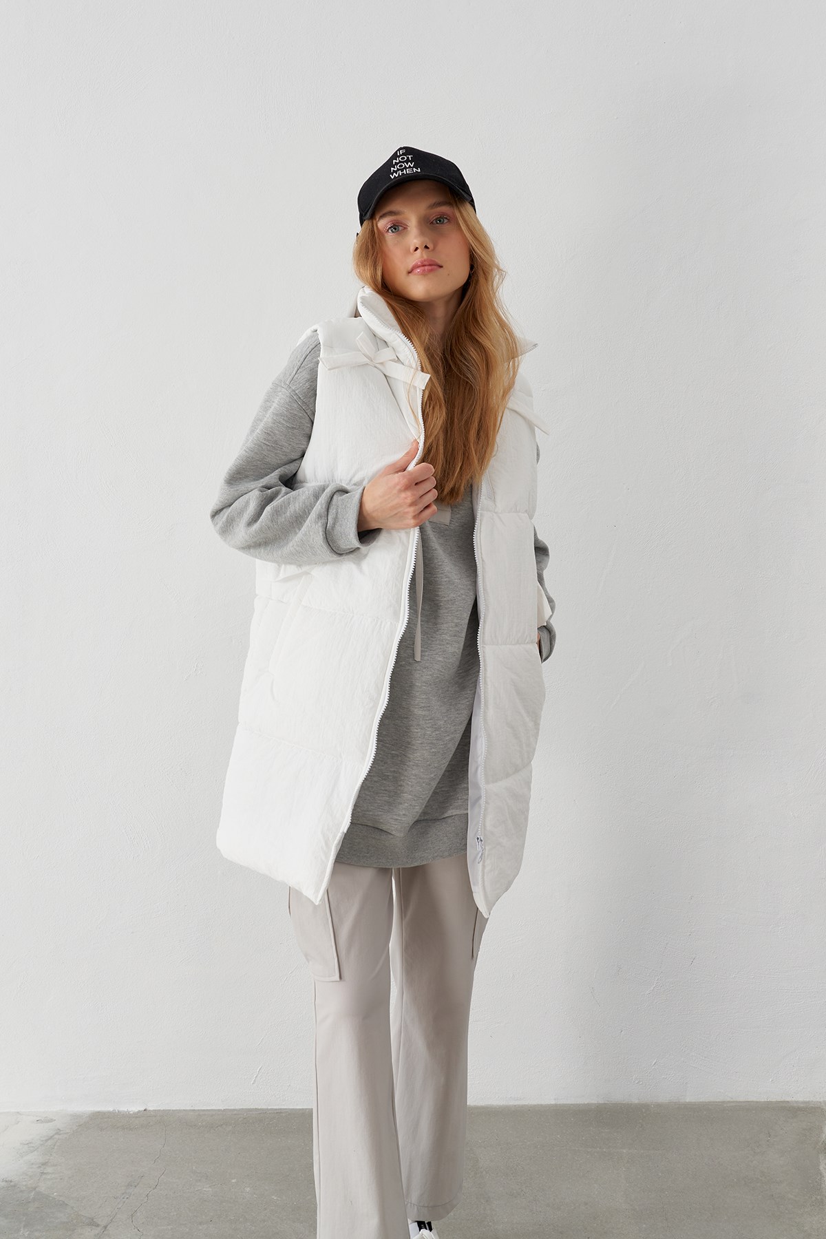 Carla Bow Detailed Quilted Vest - White