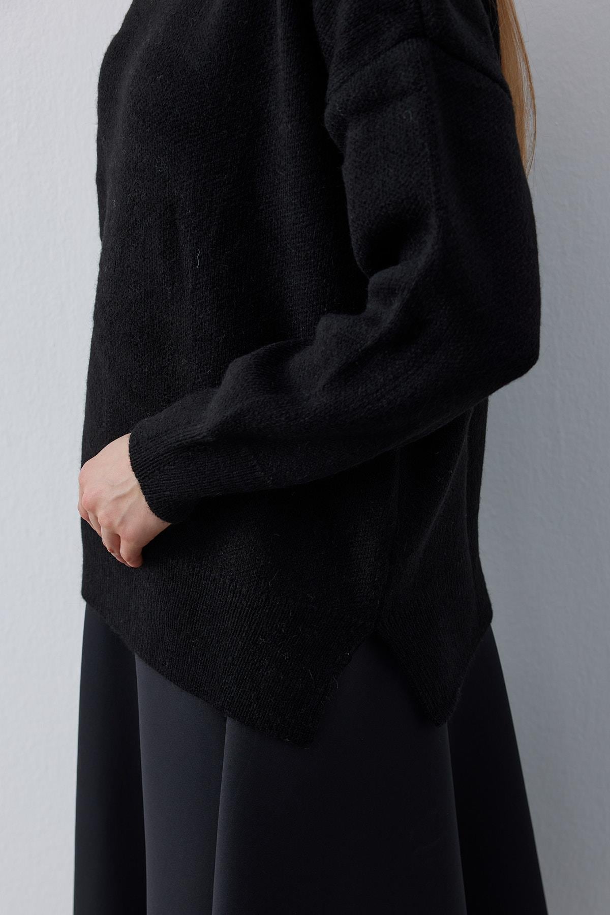 Circe Basic Dokuma Kazak - Siyah