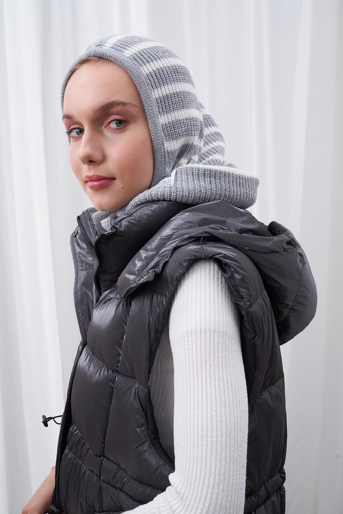 ÇİZGİLİ KAPÜŞONLU BERE - GRİ