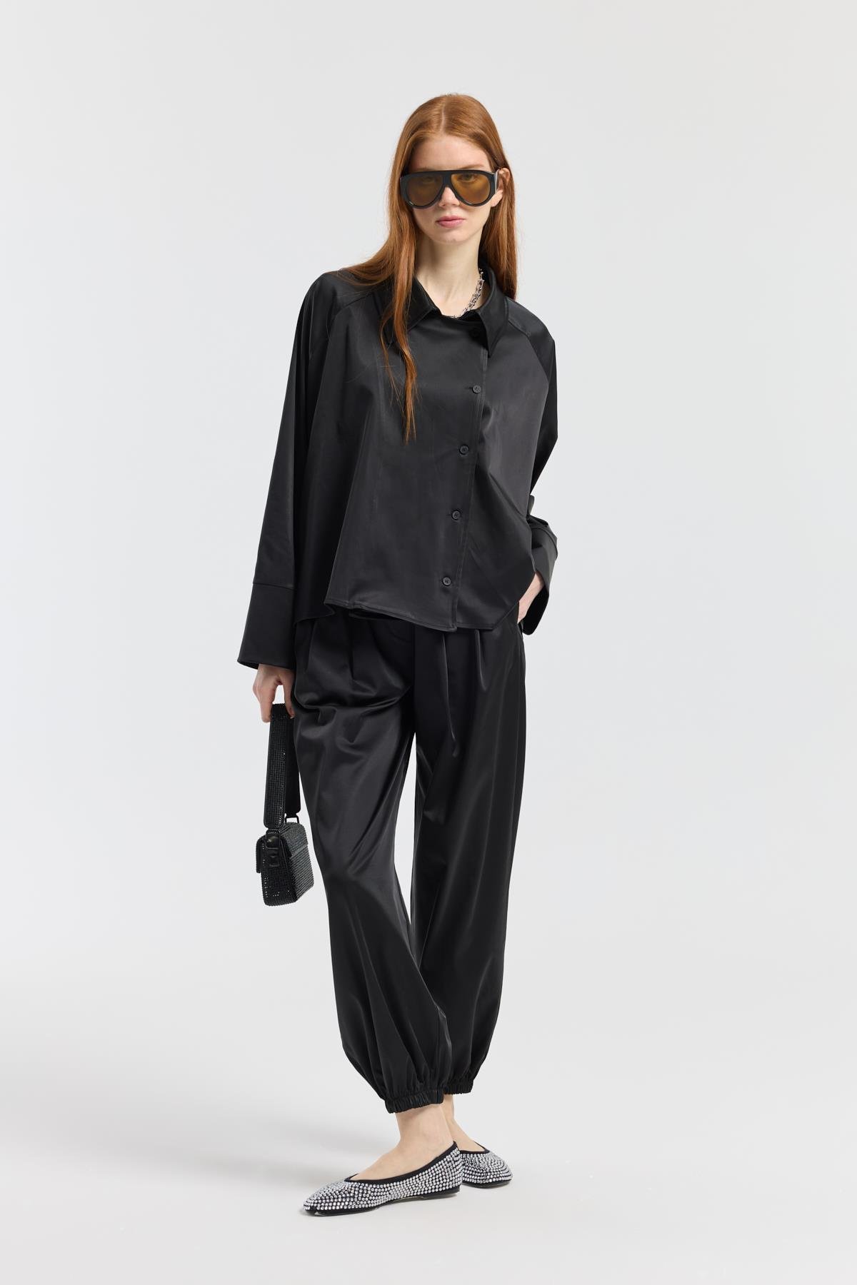 Devin Kruvaze Kapamalı Saten Takım - Siyah