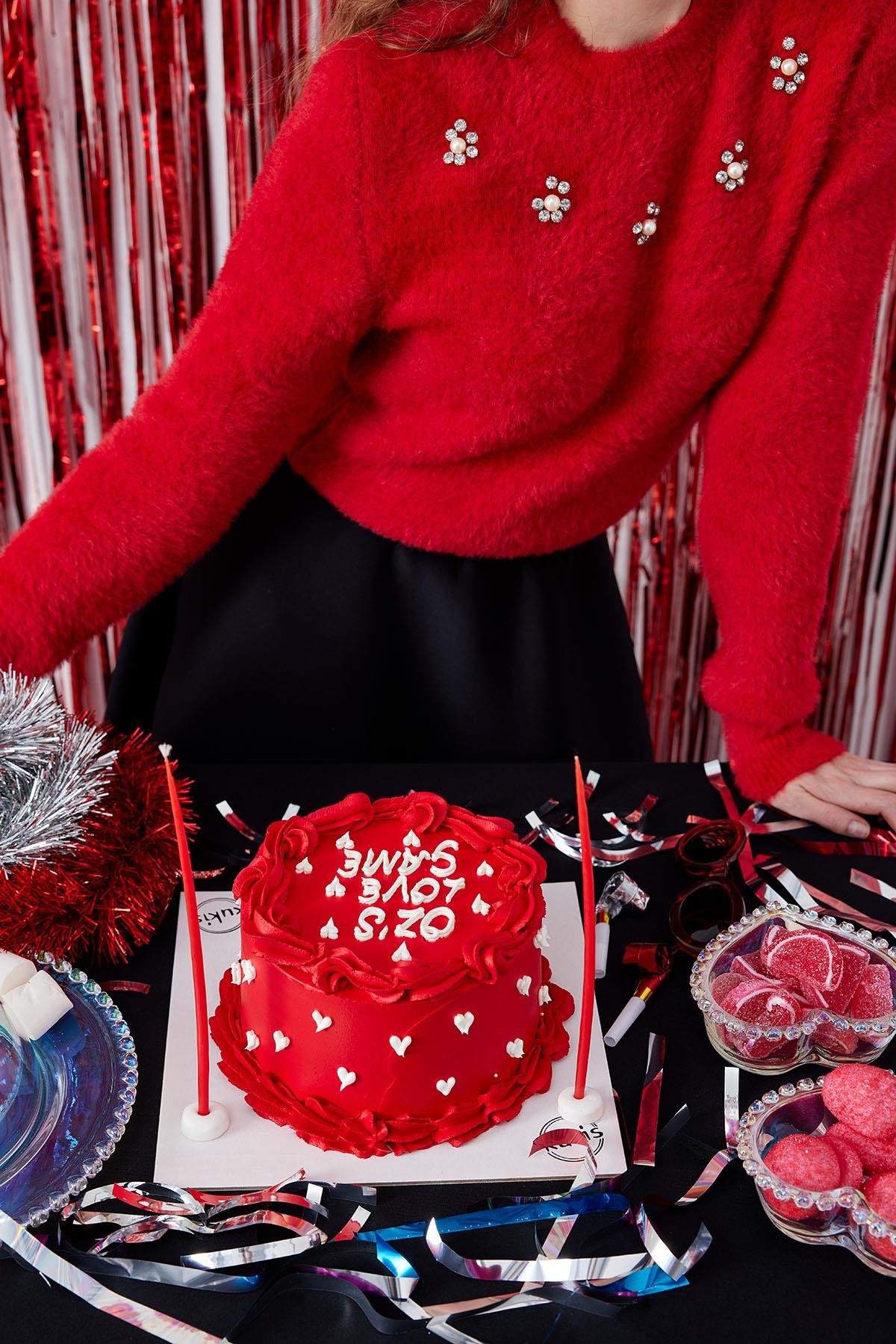 DİSNEY ÇİÇEK TAŞ İŞLEMELİ PELUŞ KAZAK - KIRMIZI