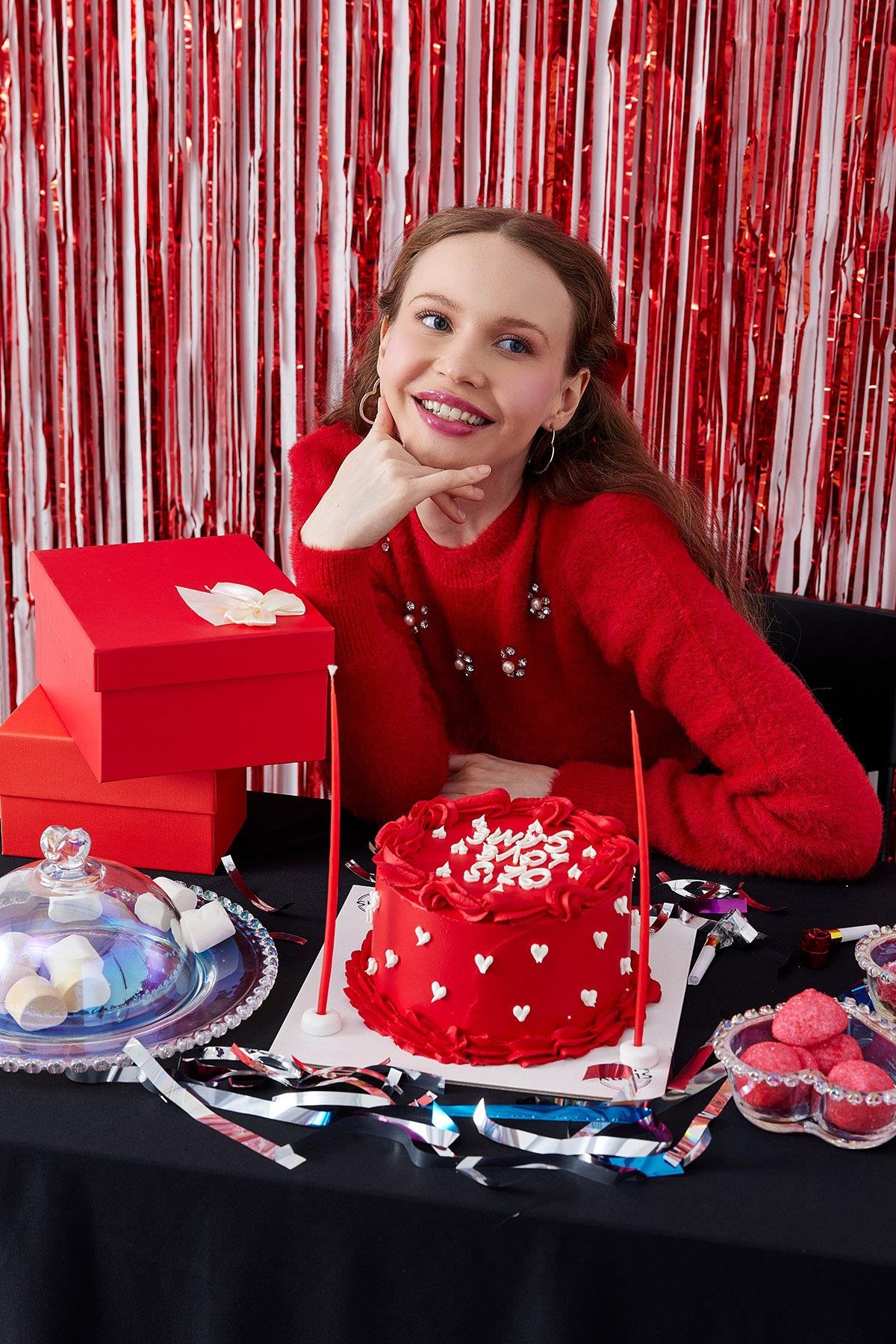 DİSNEY ÇİÇEK TAŞ İŞLEMELİ PELUŞ KAZAK - KIRMIZI