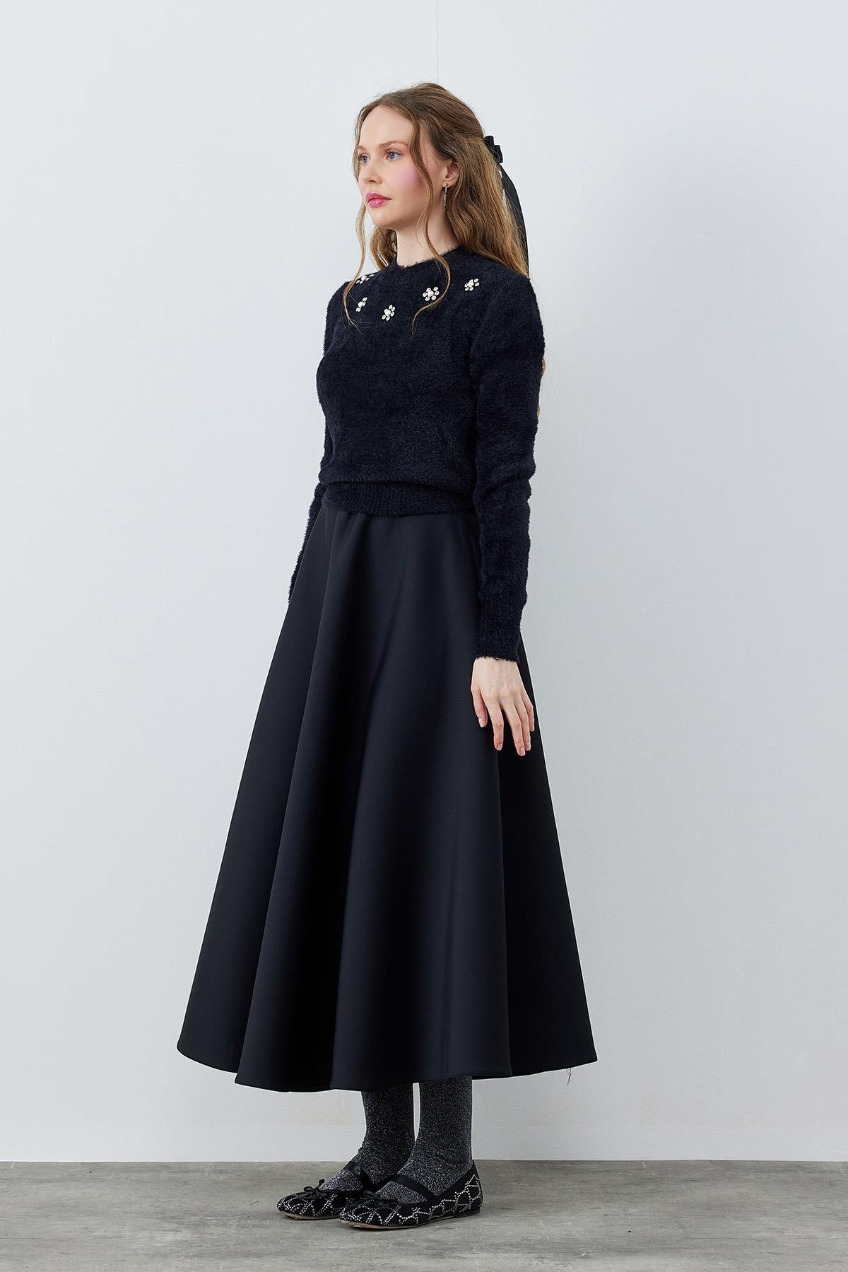 DİSNEY ÇİÇEK TAŞ İŞLEMELİ PELUŞ KAZAK - SİYAH 