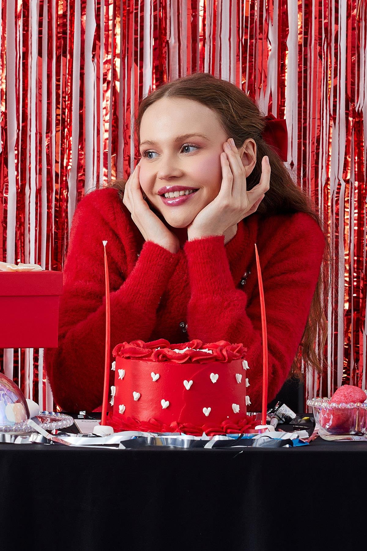 DİSNEY ÇİÇEK TAŞ İŞLEMELİ PELUŞ KAZAK - KIRMIZI