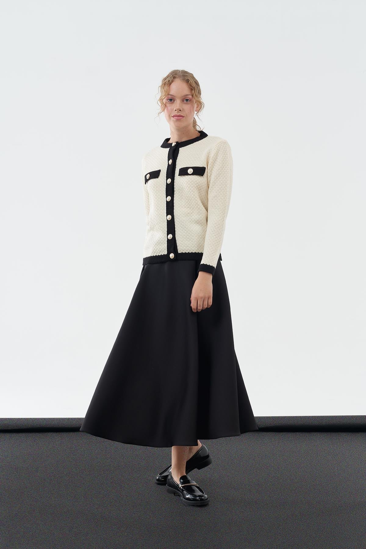 Diva İnci Düğme Detaylı Örme Hırka - Ekru