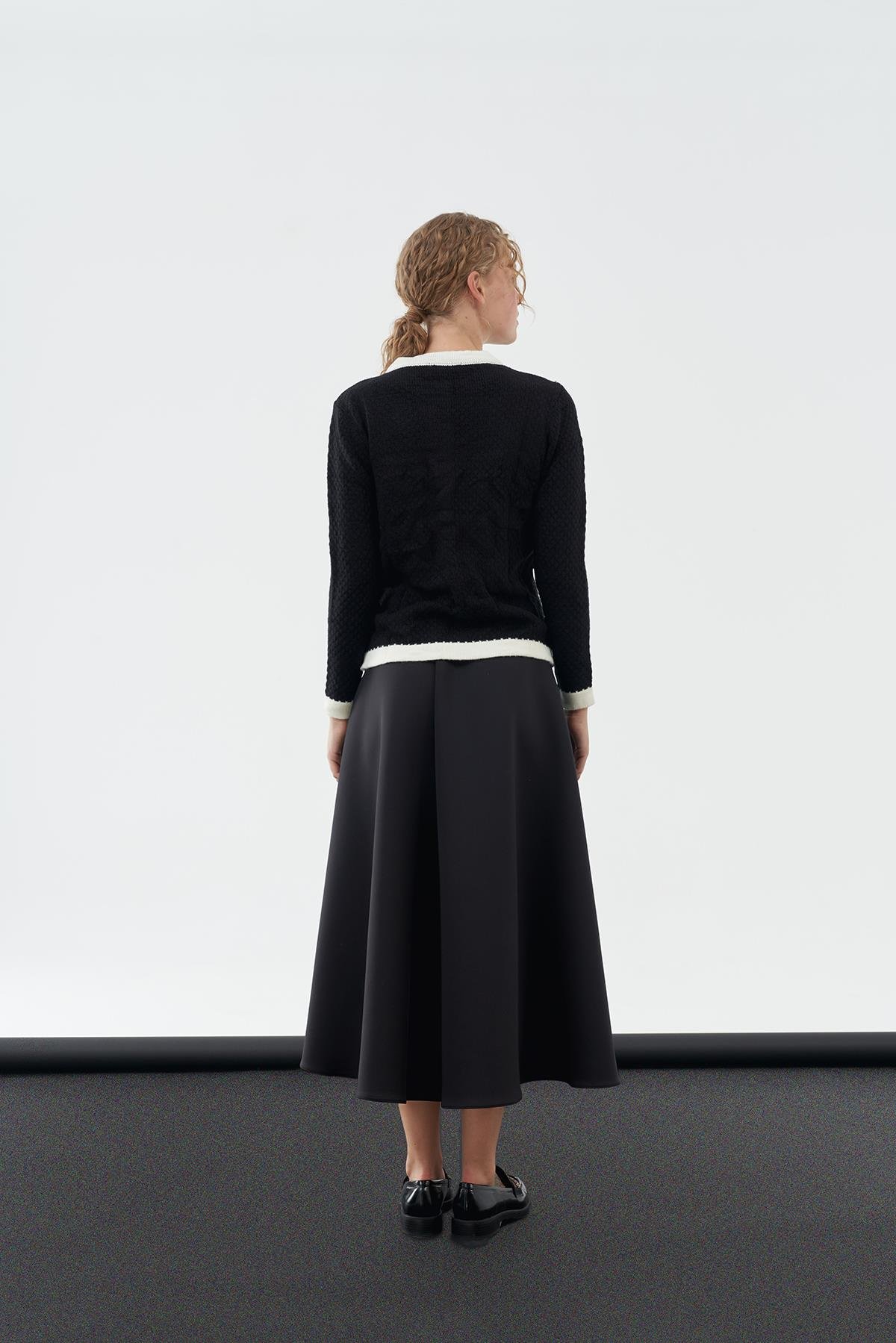 Diva İnci Düğme Detaylı Örme Hırka - Siyah