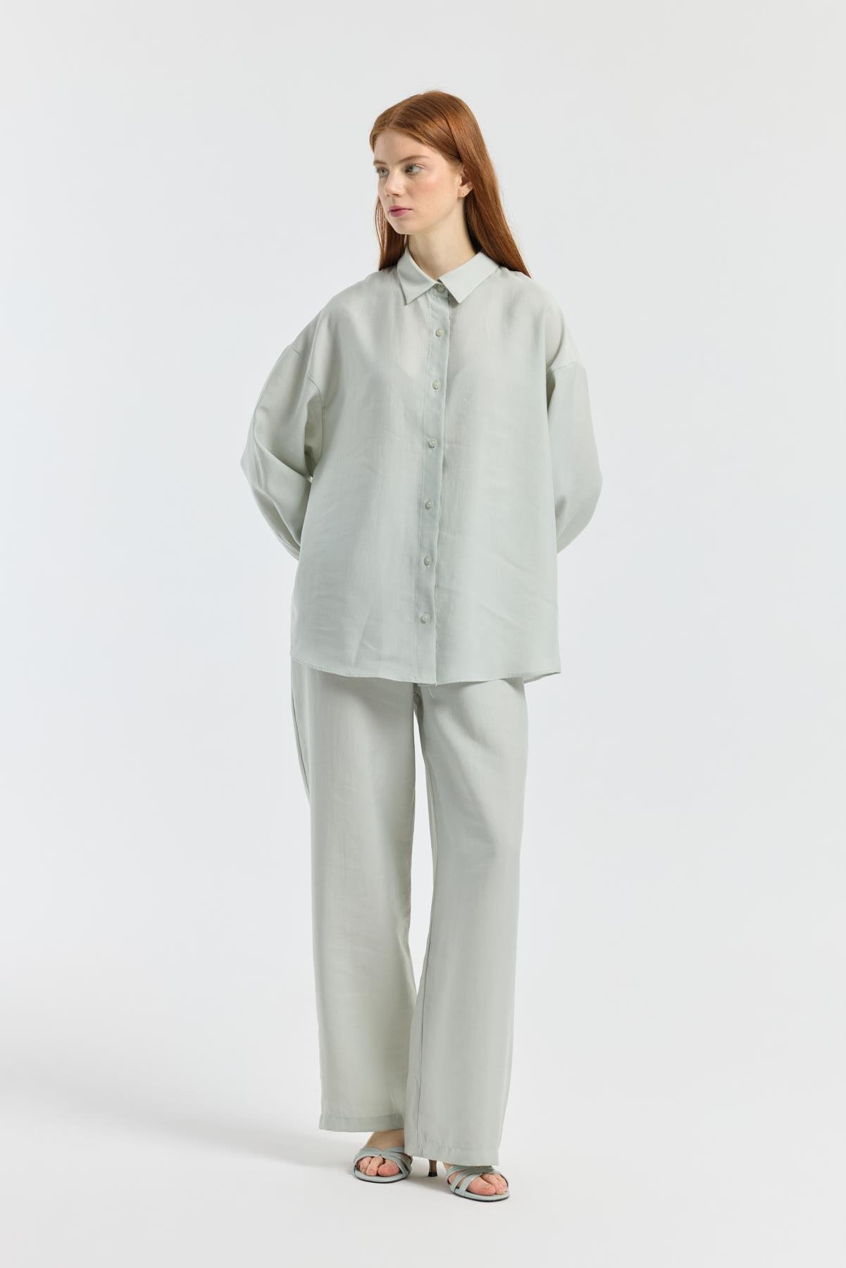 Dosha Arka Düğme Detaylı Tensel Takım - Gri