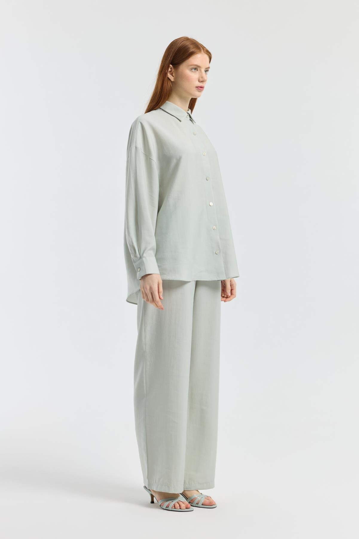 Dosha Arka Düğme Detaylı Tensel Takım - Gri