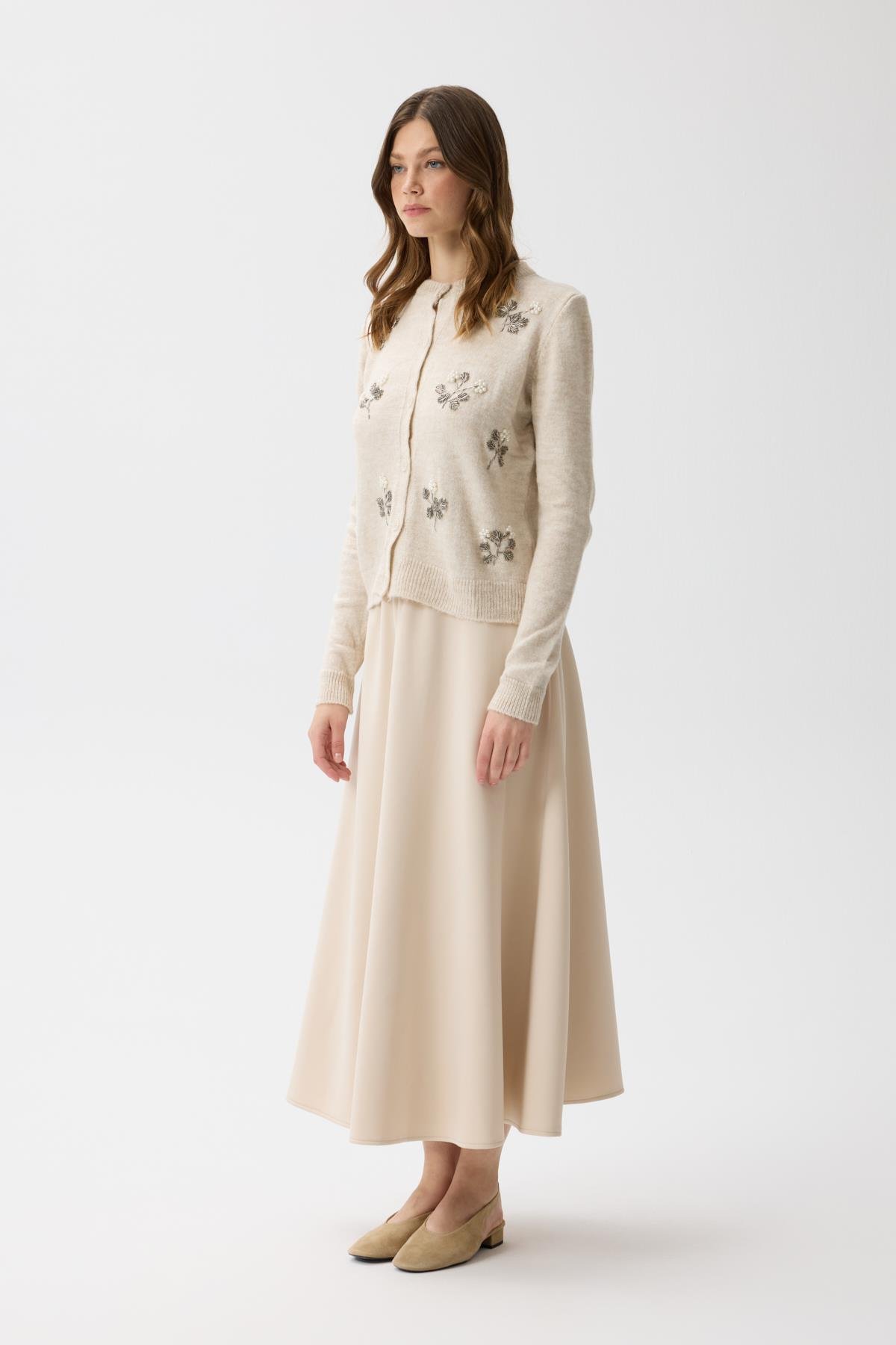 Ella Boncuk İşlemeli Hırka - Bej