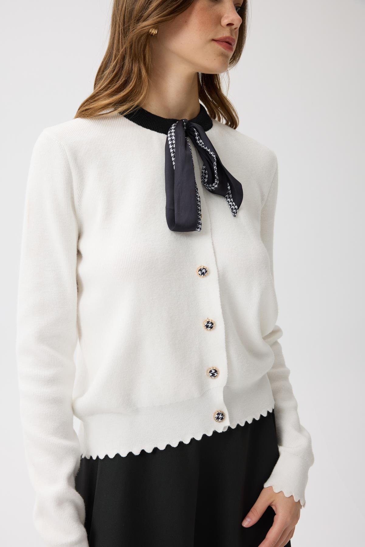 Emma Fularlı Hırka - Beyaz