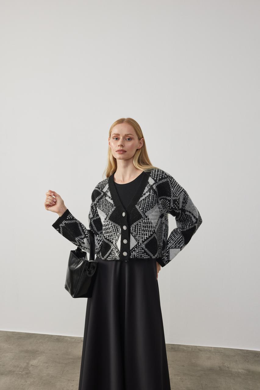 Esta Taş Düğmeli Hırka - Siyah