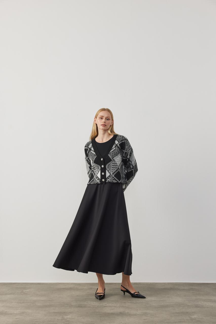 Esta Taş Düğmeli Hırka - Siyah